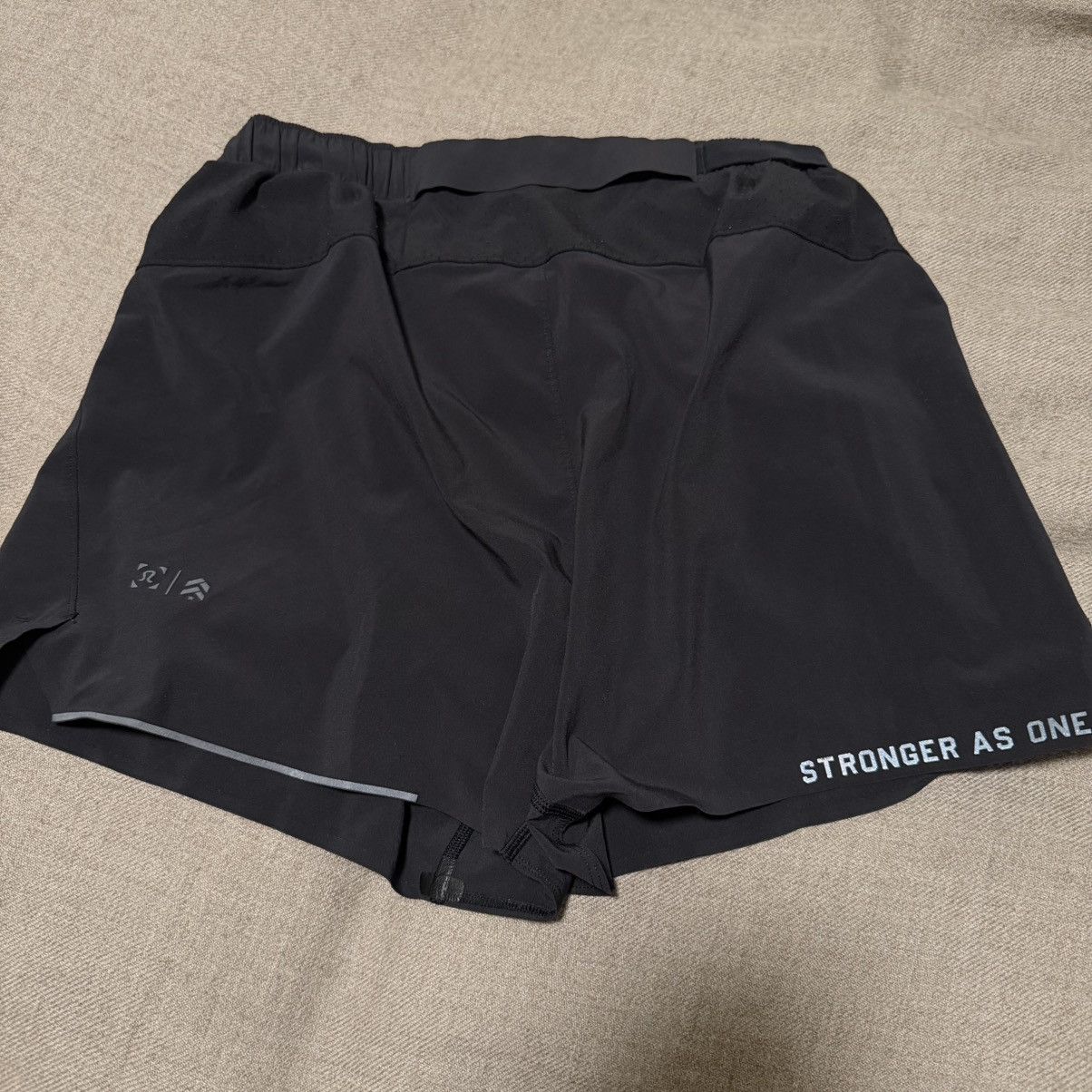 Lululemon Lululemon x Barry’s 4” Surge (milemaker) short Size US 30 / EU 46 - 3 Thumbnail