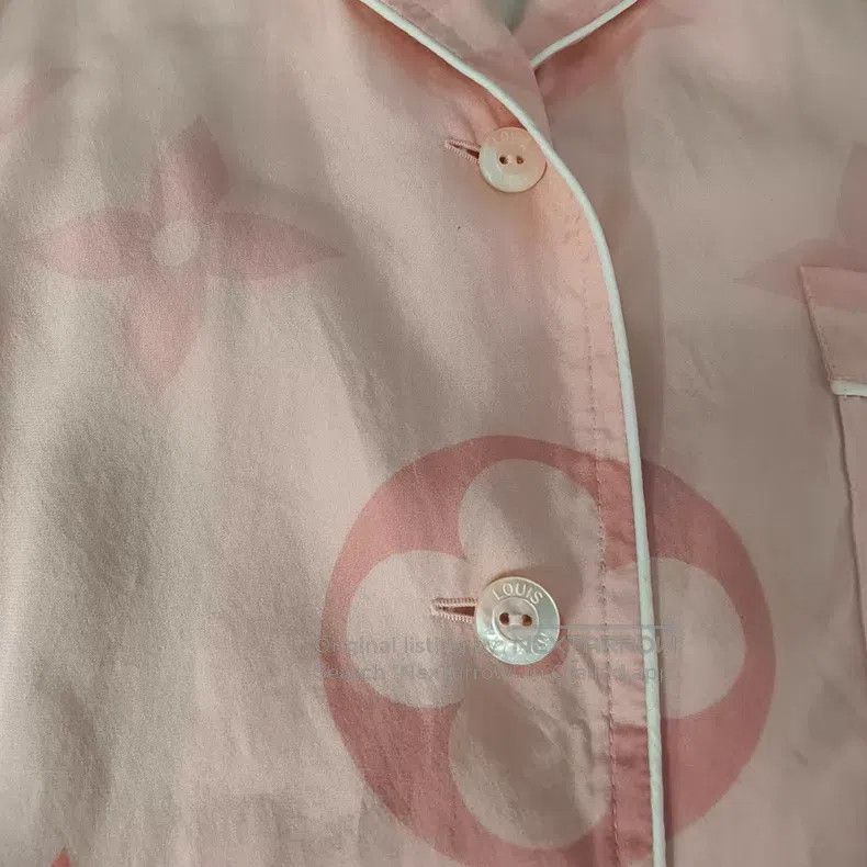 Louis Vuitton Louis Vuitton Full-print presbyopic silk short-sleeved shi Size XS / US 0-2 / IT 36-38 - 5 Thumbnail