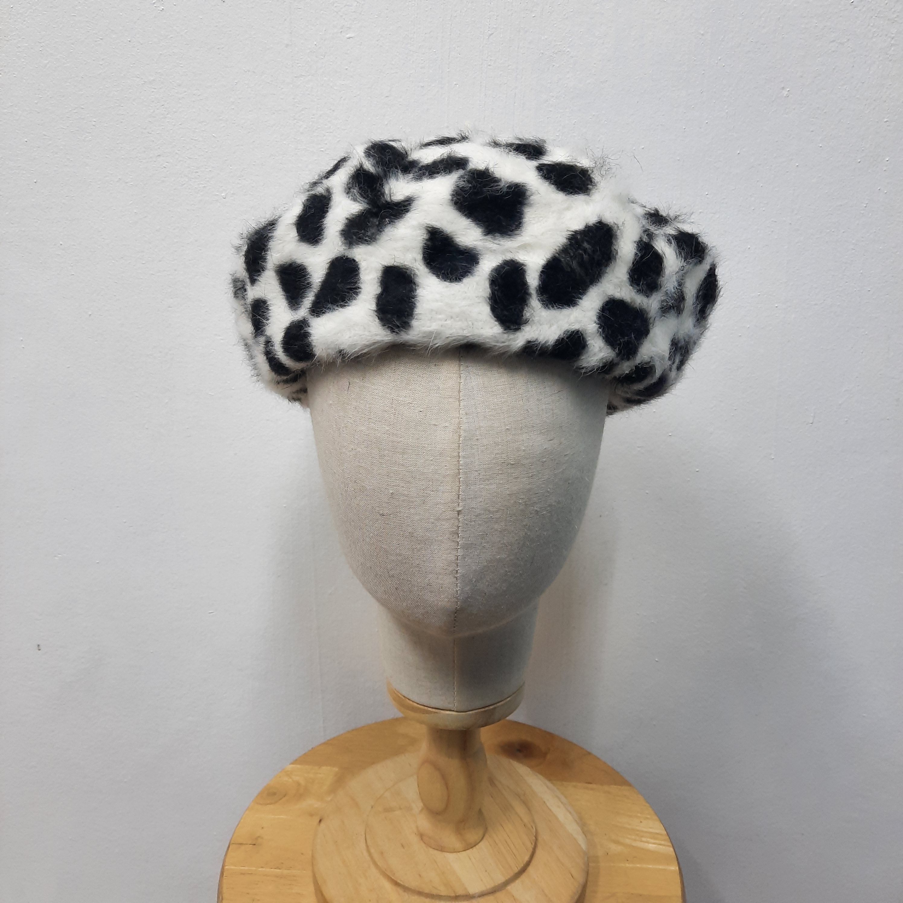 If Six Was Nine 🔮 Japanese brand juze leopard punk style fur beret hat Size ONE SIZE - 2 Thumbnail