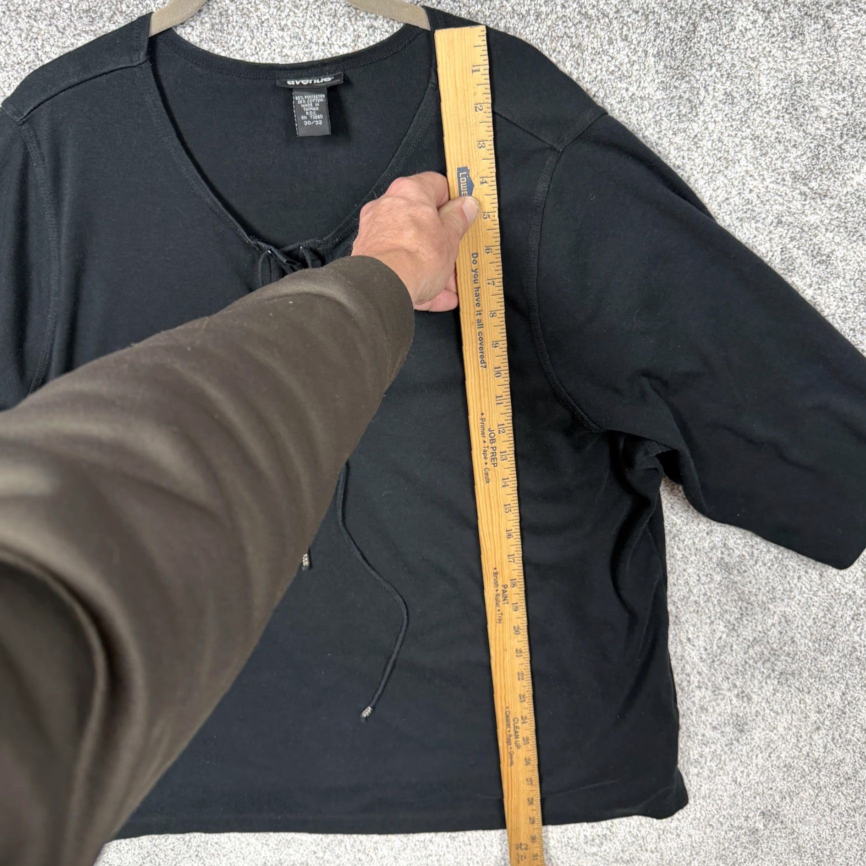 Avenue VINTAGE Avenue T-Shirt Unisex Adults XL Black 3/4 Sleeve Lace-Up Henley Solid Gothic Grunge Retro 30/32 Womens Edgy Minimalist Style Size XL / US 12-14 / IT 48-50 - 2 Thumbnail