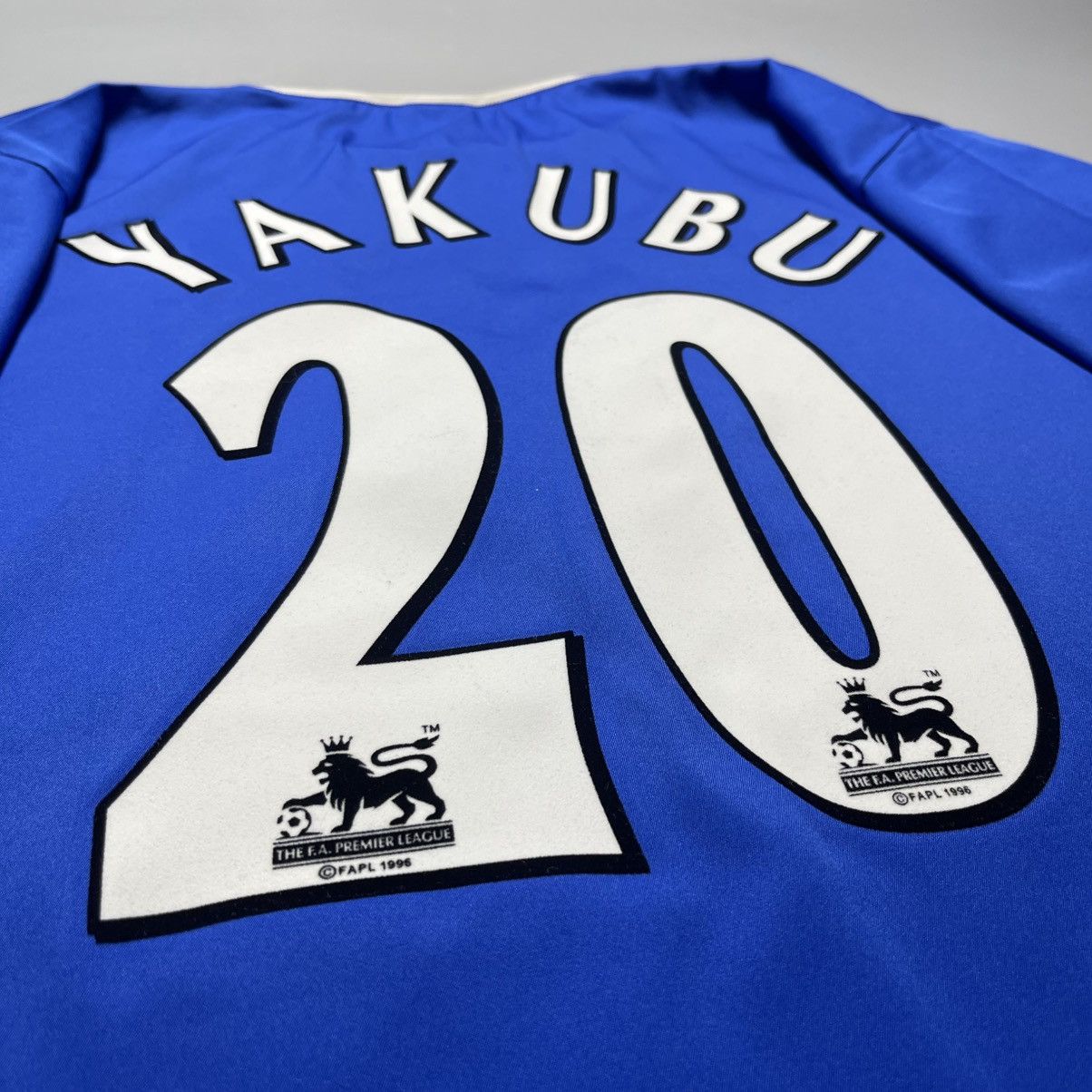 Pompeii PORTSMOUTH POMPEY 2004/2005 FOOTBALL HOME JERSEY #20 YAKUBU Size US XL / EU 56 / 4 - 12 Thumbnail