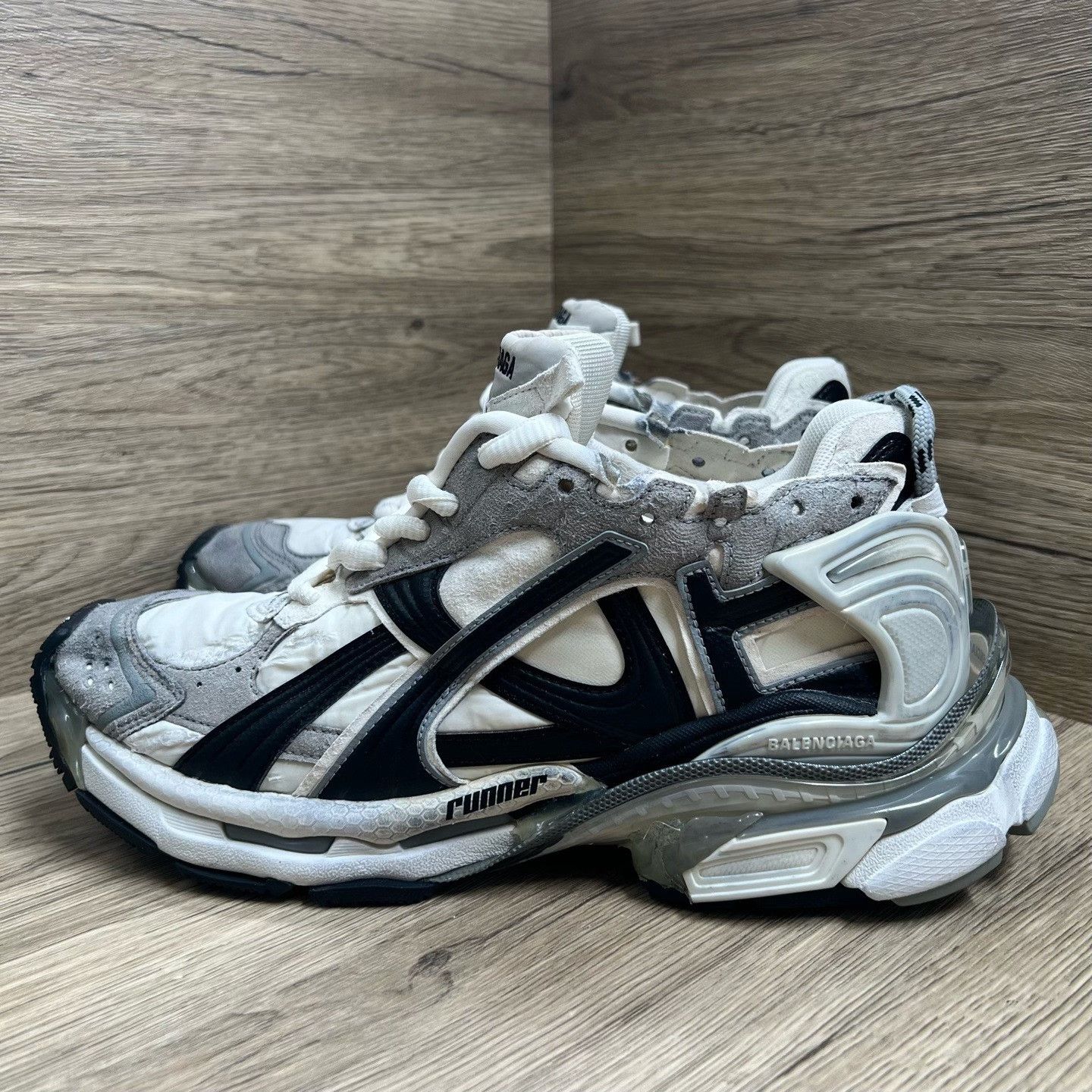 Balenciaga Balenciaga Running Gray Lowtop Sneakers us_8 Women Size US 8 / IT 38 - 1 Thumbnail