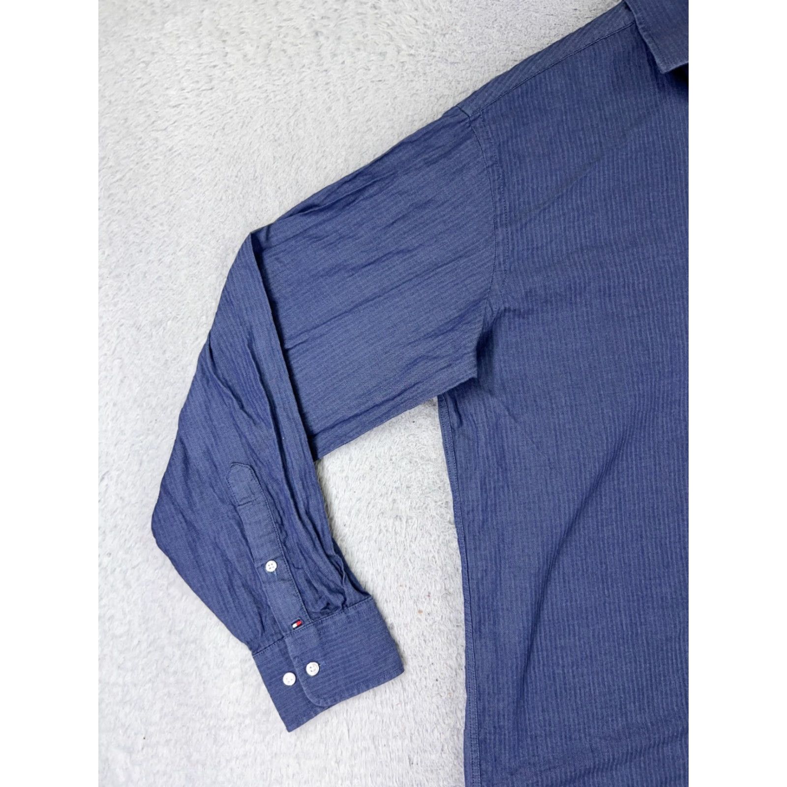 Tommy Hilfiger Tommy Hilfiger Shirt Men 16 Blue Herringbone Button Up Pocket Long Sleeve Shirt Regular Blue 16 Mens Button-Up Size US L / EU 52-54 / 3 - 3 Thumbnail