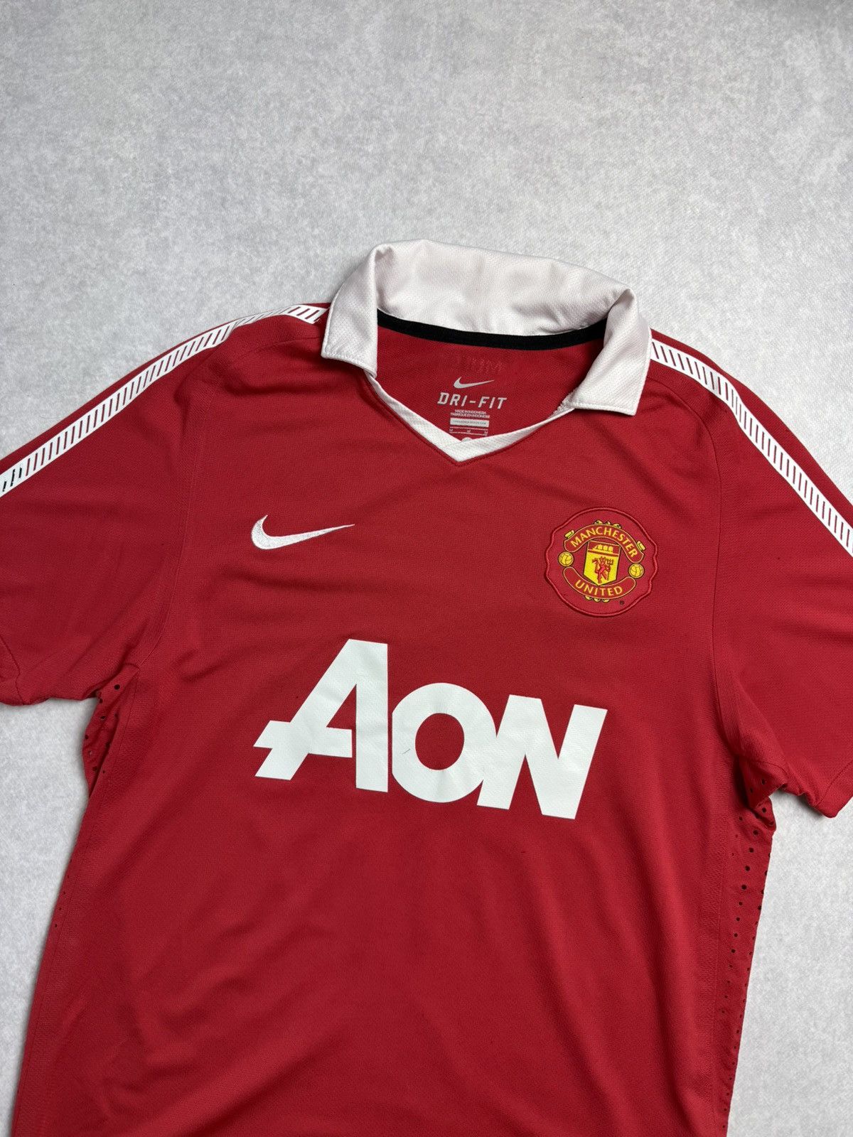 Nike 2010-11 Manchester United Nike Aon Football Shirt Morrison M Size US M / EU 48-50 / 2 - 3 Thumbnail