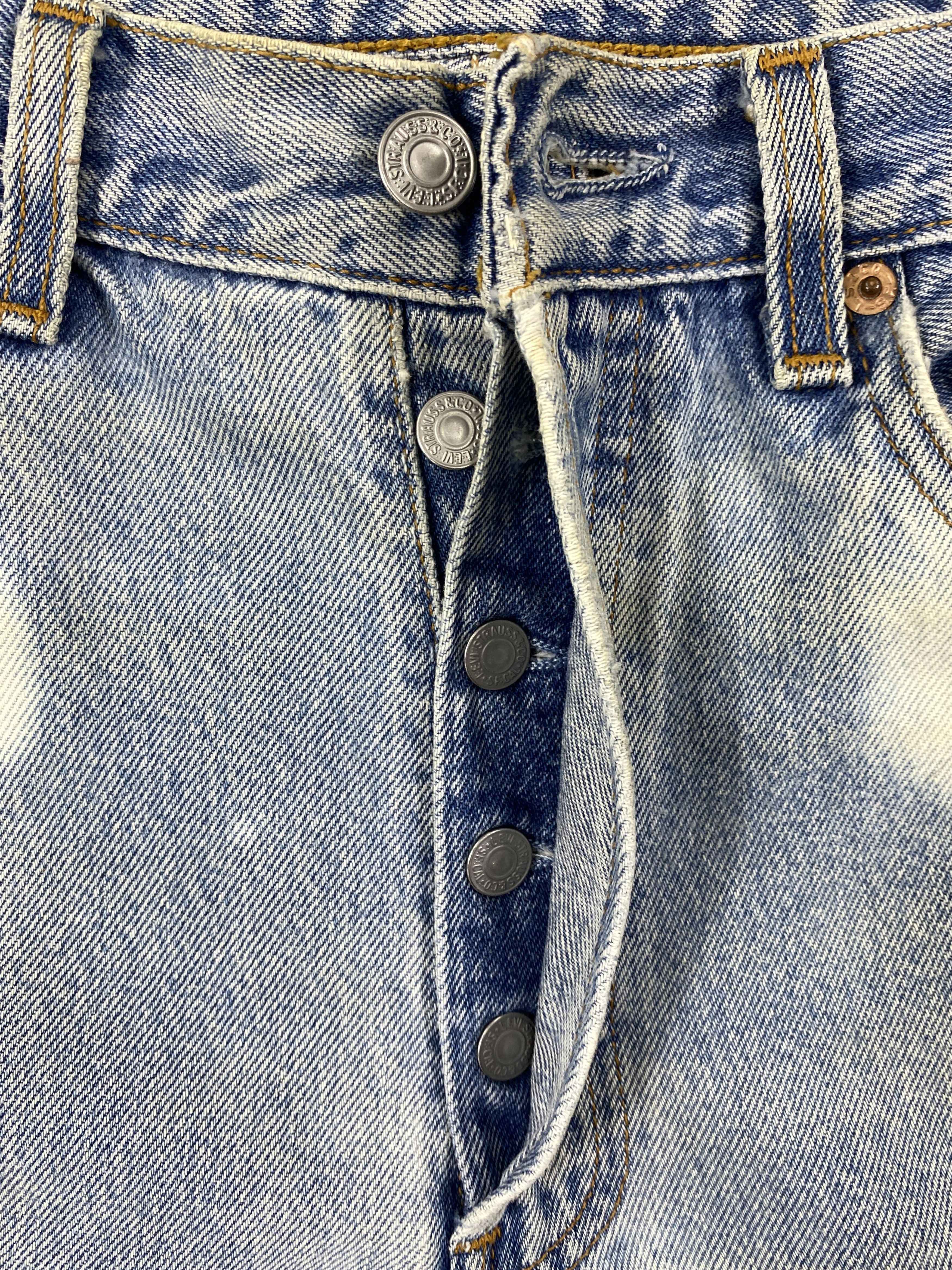Levi's Ripped Light Wash Vintage Levi's 501 USA 30x35.5 -JN1665 Size US 30 / EU 46 - 6 Thumbnail