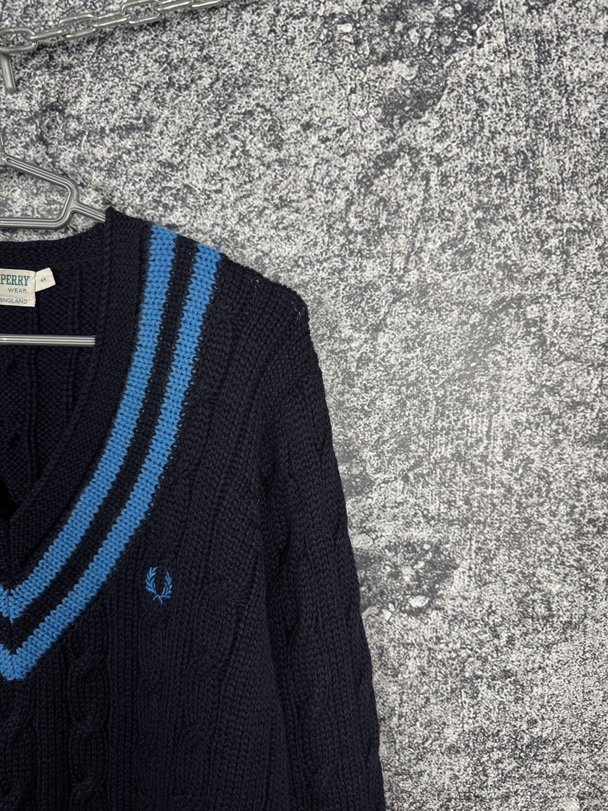 Fred Perry Fred Perry Vintage V-Neck Cable Knit Sweater Pullover Sz 44 Size US L / EU 52-54 / 3 - 2 Thumbnail