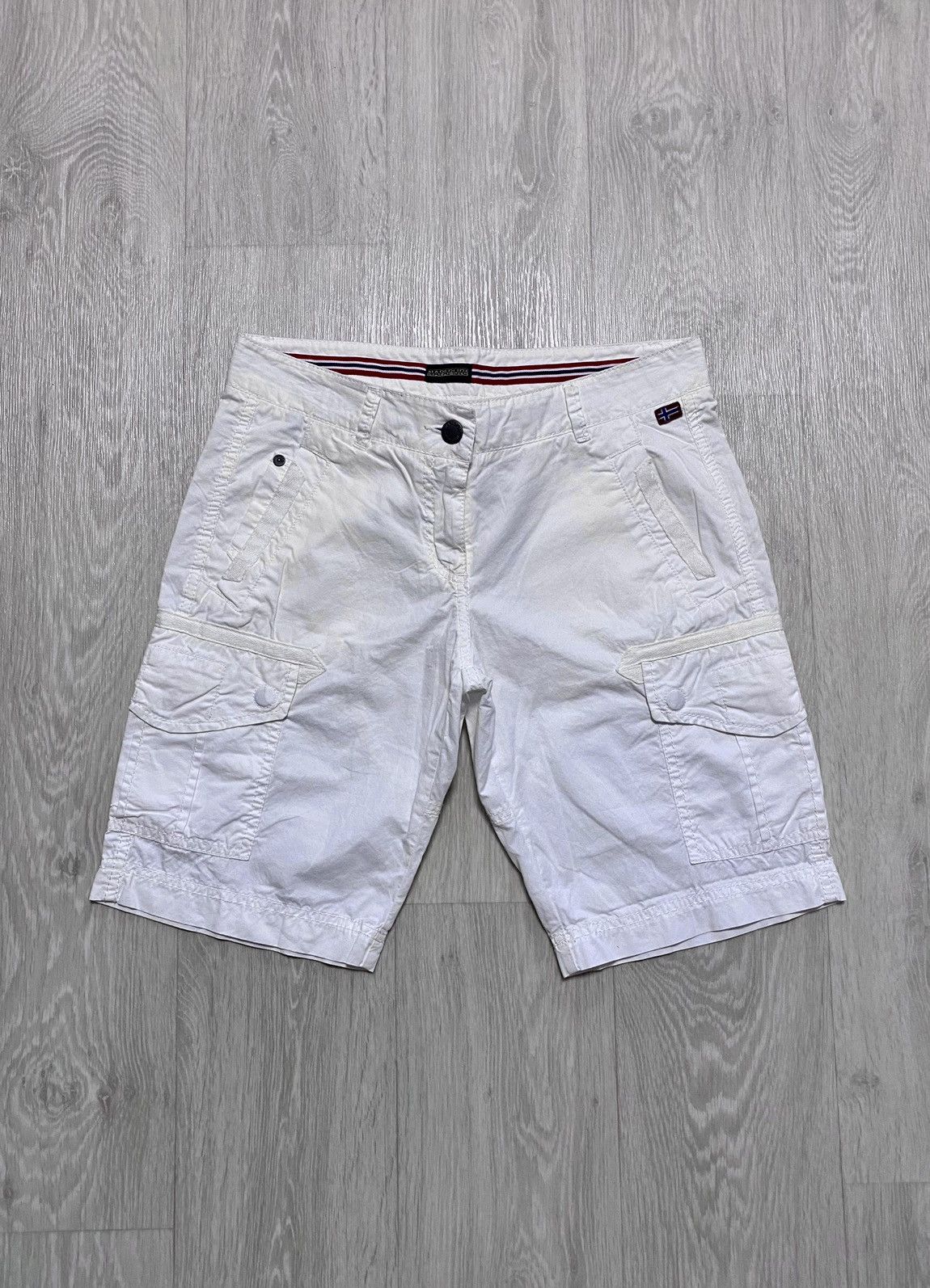 Napapijri Women’s Napapijri White Multipocket Cargo Shorts Logo Size 28" / US 6 / IT 42 - 3 Thumbnail