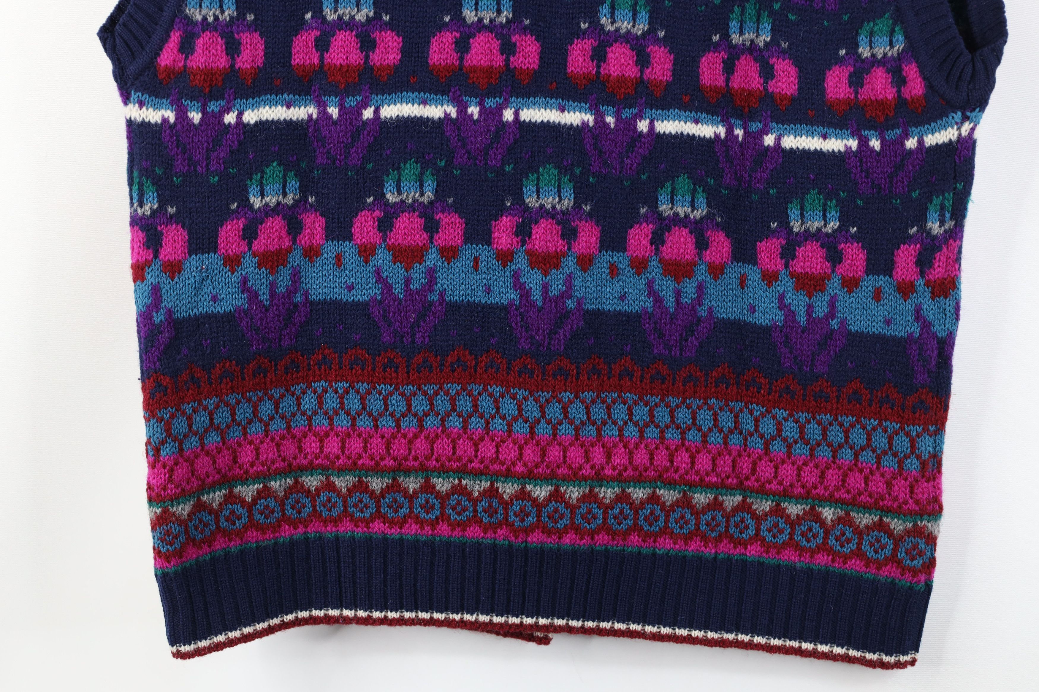 Vintage Vintage 90s Streetwear Fair Isle Flower Sweater Vest USA Size M / US 6-8 / IT 42-44 - 10 Thumbnail