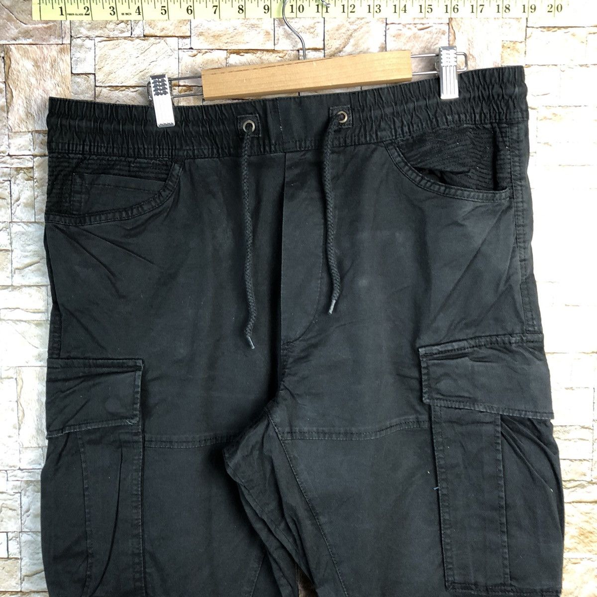 Japanese Brand H&M Black Cargo Multipocket Joggers Pants #A121 Size US 34 / EU 50 - 5 Thumbnail