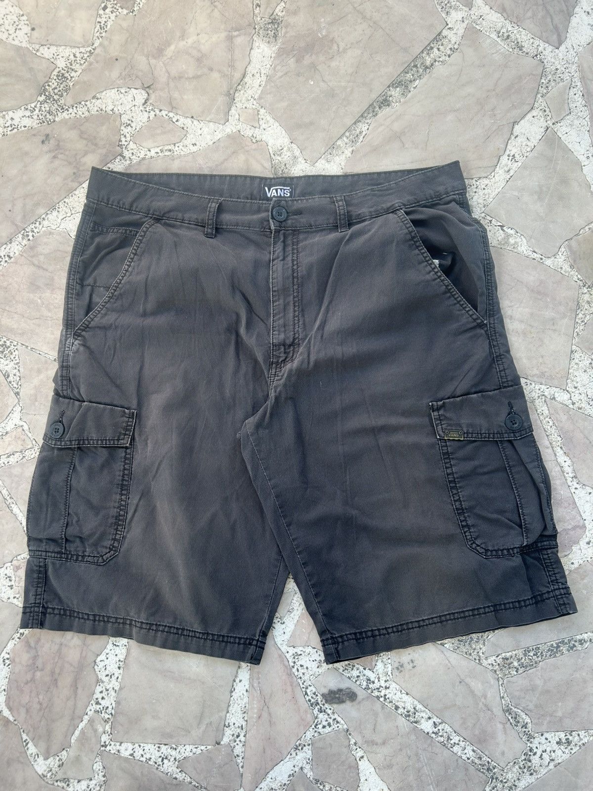 Vans Vans Black Shorts Size US 36 / EU 52 - 1 Thumbnail