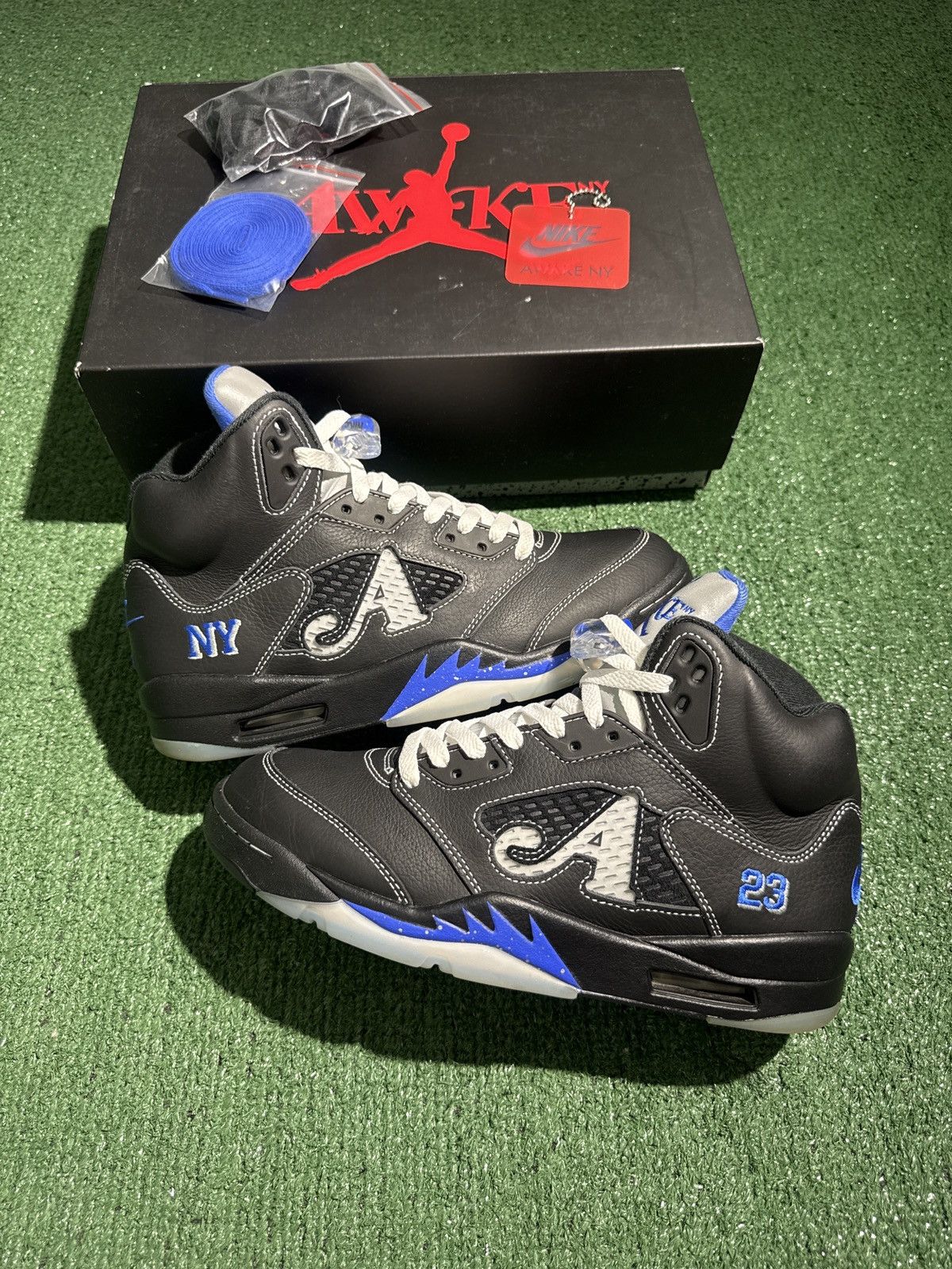 Jordan 5 Awake NY black size 9.5