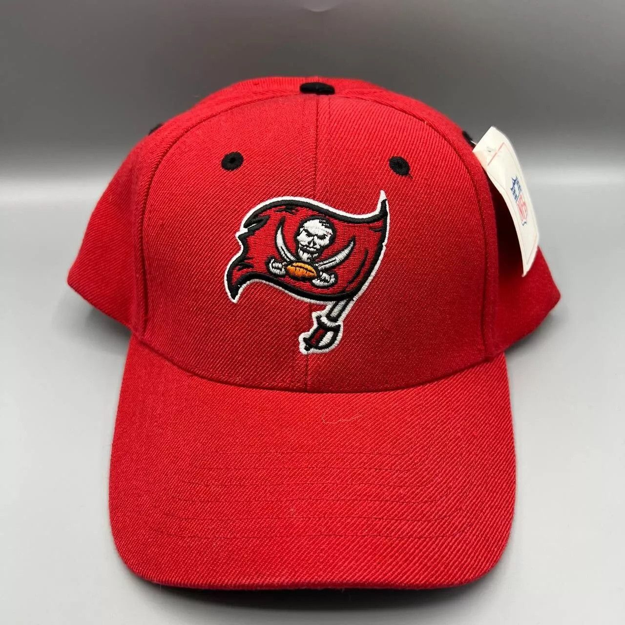 NFL Tampa Bay Buccaneers Hat Men Embroidered Logo Strap Back Size ONE SIZE - 1 Thumbnail