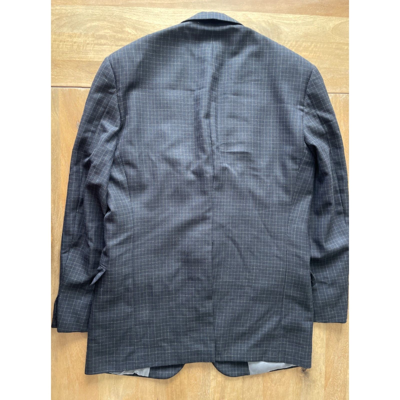 Vintage VINTAGE Hickey Freeman Sport Coat Jacket Mens 44R Black Windowpane Wool Coat Regular Notch 2-Button 4-Button? Size US S / EU 44-46 / 1 - 2 Thumbnail
