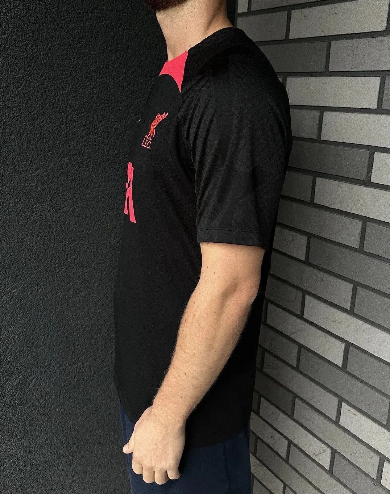 Nike LIVERPOOL TRAINING JERSEY SHIRT SOCCER PRE MATCH NIKE MENS Size US M / EU 48-50 / 2 - 4 Thumbnail