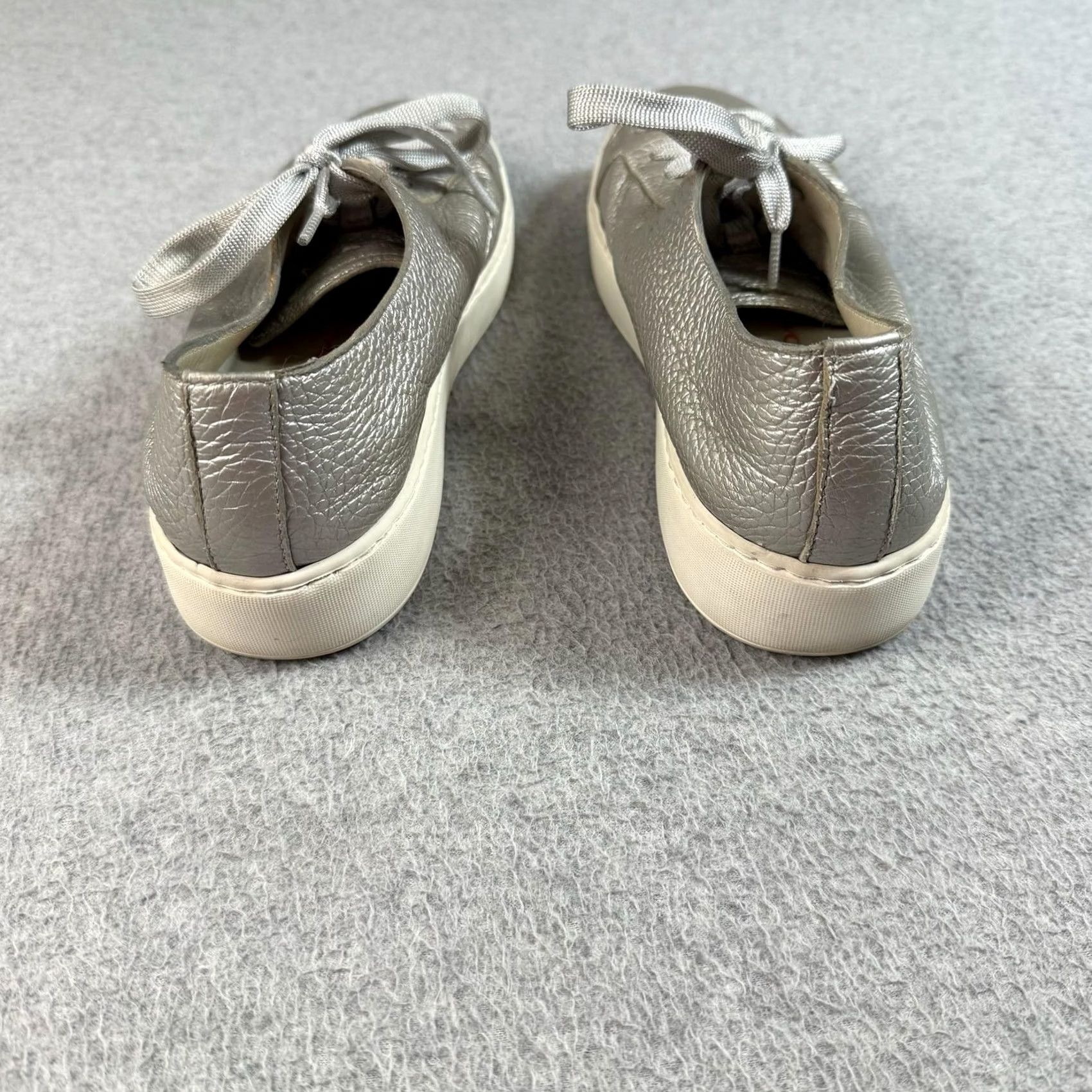 Santoni Santoni Womens Low Top Leather Sneakers Casual Walking 8 Silver Leather Cushioned Comfort Made in Italy Mens/Girls (adjusted as applicable) Size M / US 6-8 / IT 42-44 - 8 Thumbnail