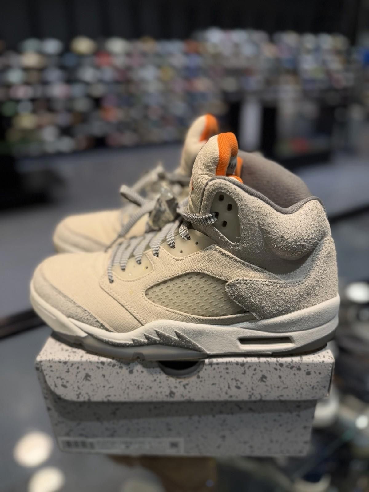 Jordan Brand Size 9.5 - Air Jordan 5 Retro SE Craft Light Orewood Brown Size US 9.5 / EU 42-43 - 11 Thumbnail