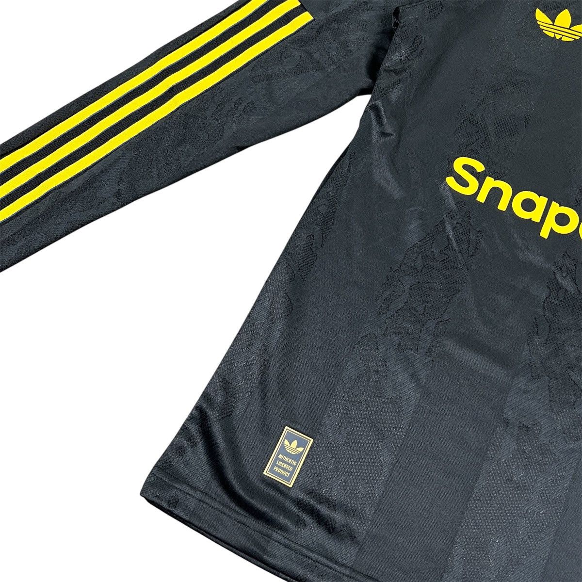 Adidas Adidas Manchester United 2025-26 Jersey #19 MBEUMO Authentic Size US L / EU 52-54 / 3 - 3 Thumbnail