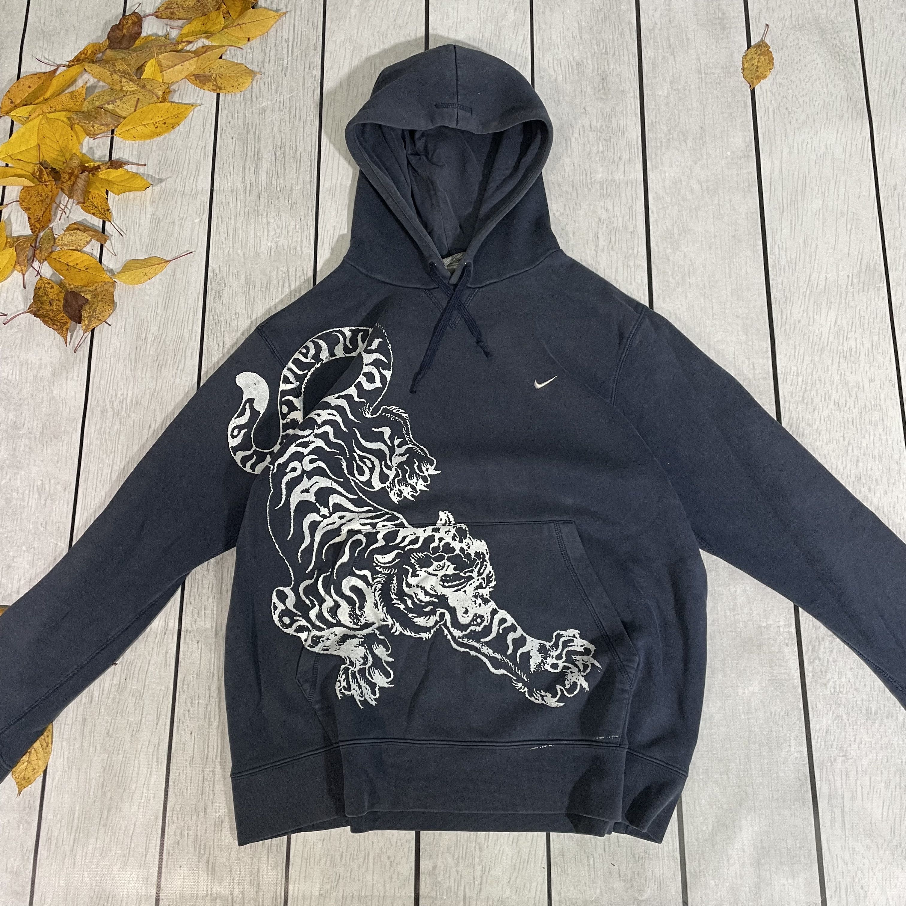 Nike Vintage Nike Hoodie grunge alt rare y2k custom Tiger 1of1 Size US L / EU 52-54 / 3 - 3 Thumbnail