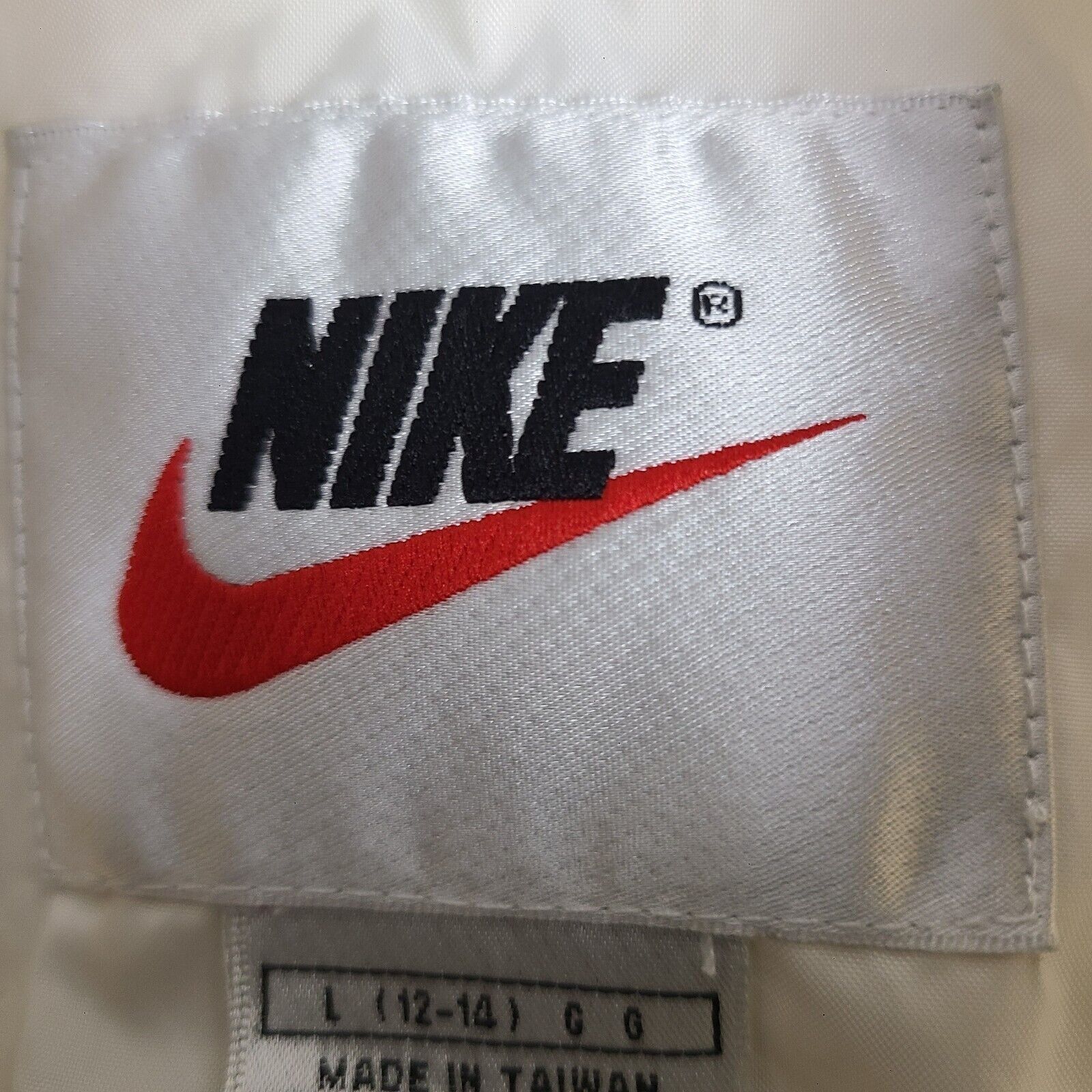 Nike Vtg 90's Nike Nylon Jacket Jogger Windbreaker Mens Large Ten Size US L / EU 52-54 / 3 - 3 Thumbnail