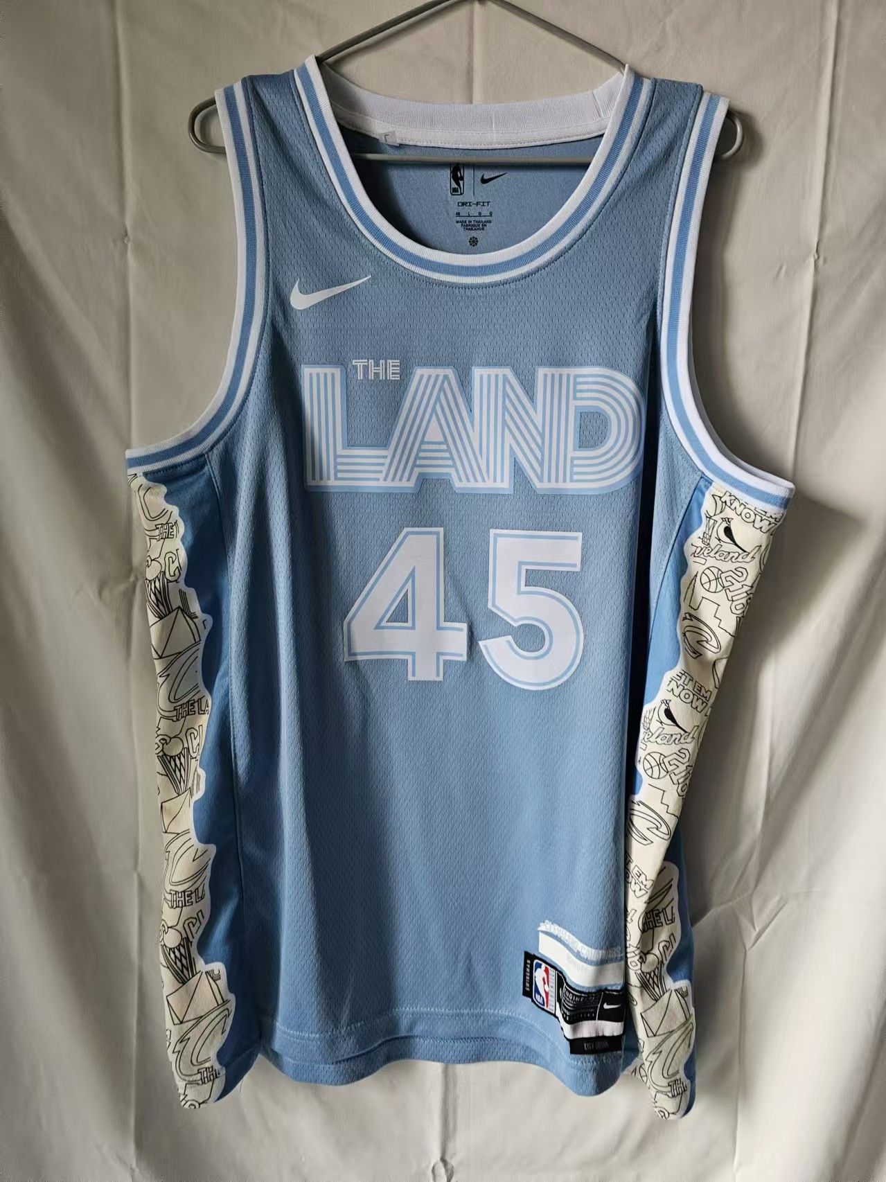 NBA Cleveland Cavaliers #45 Donovan Mitchell Jersey Size US XXL / EU 58 / 5 - 1 Thumbnail
