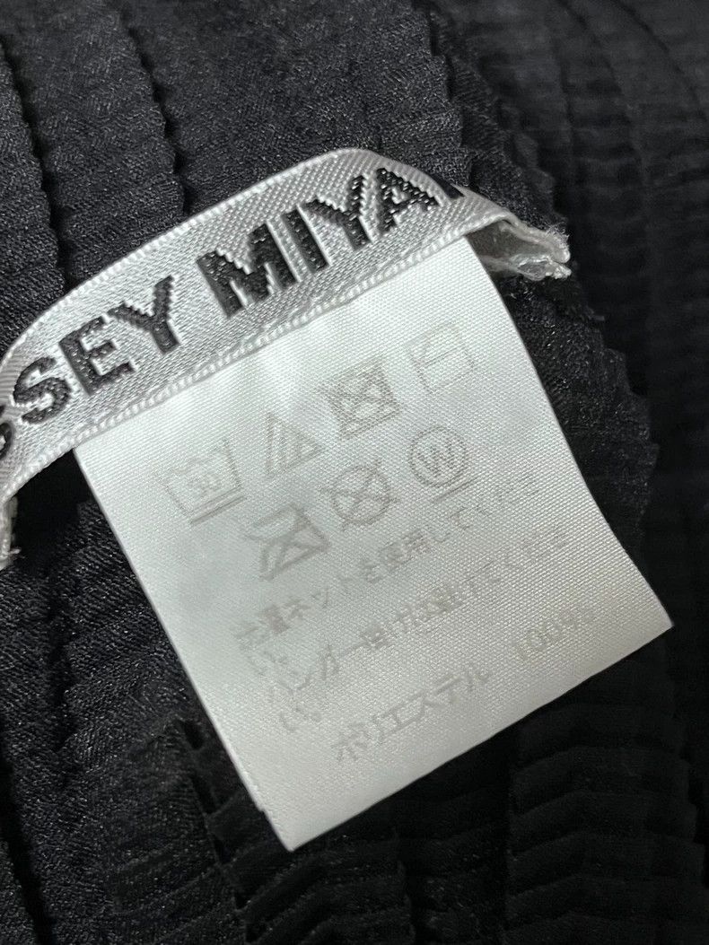Issey Miyake Issey Miyake size:2 Black pleated top Size S / US 4 / IT 40 - 4 Thumbnail