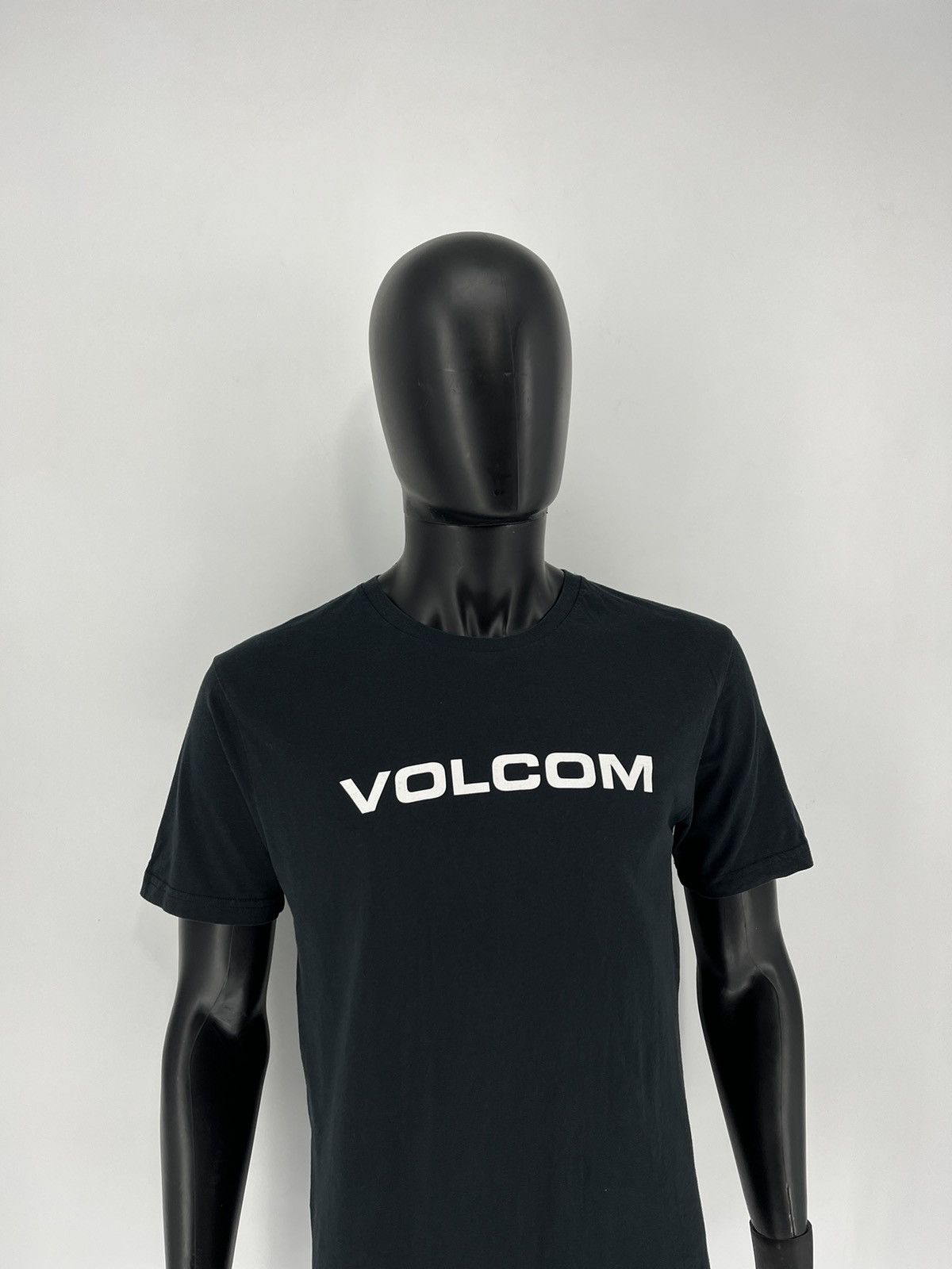 Vintage × Volcom Vintage Y2K Volcom Stone Skateboard Pin Logo Design Tshirt Size US M / EU 48-50 / 2 - 2 Thumbnail
