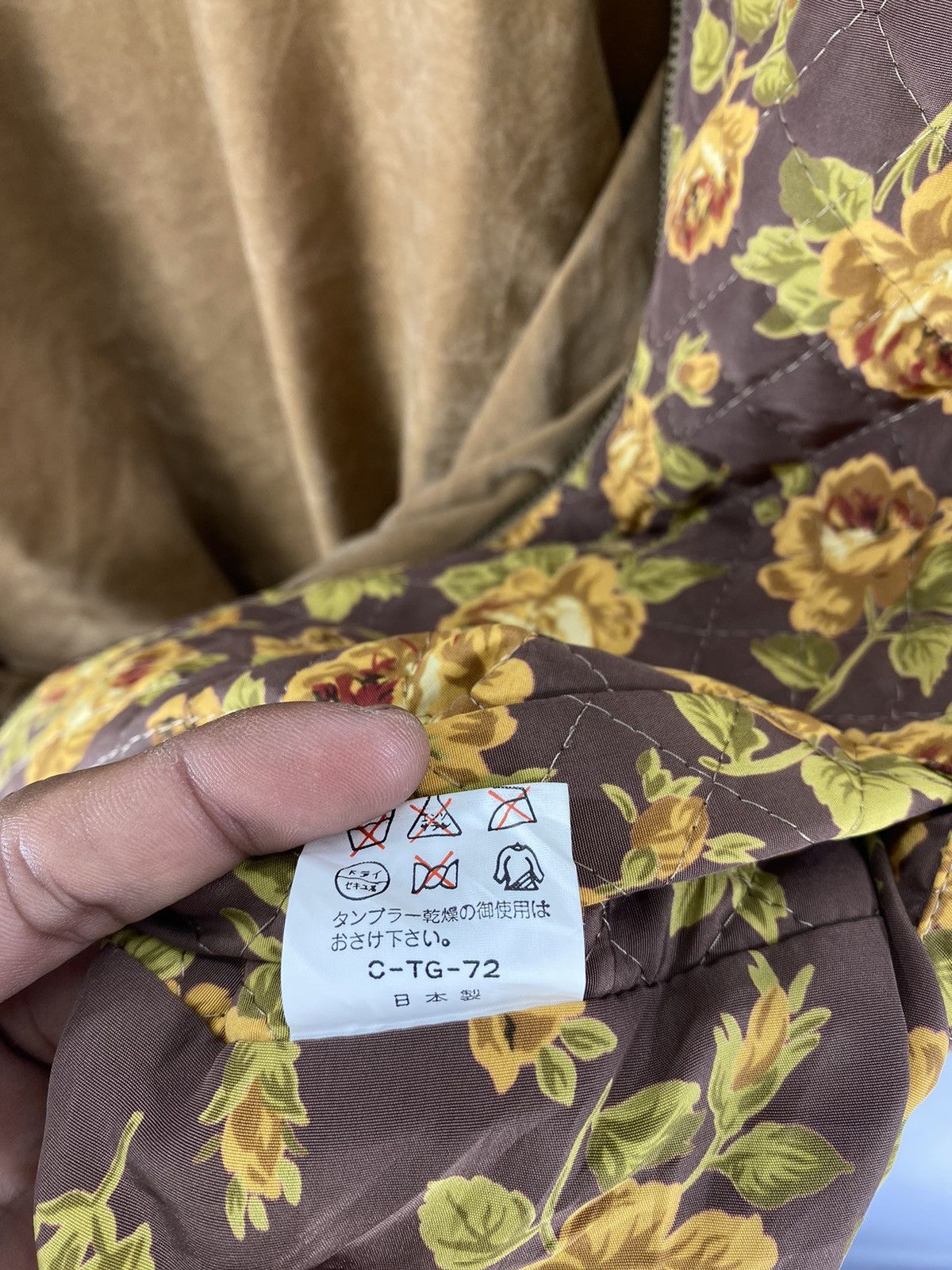 Designer Vintage Floral Bomber Reversible Quilted Jacket By Cabin Size US S / EU 44-46 / 1 - 17 Thumbnail