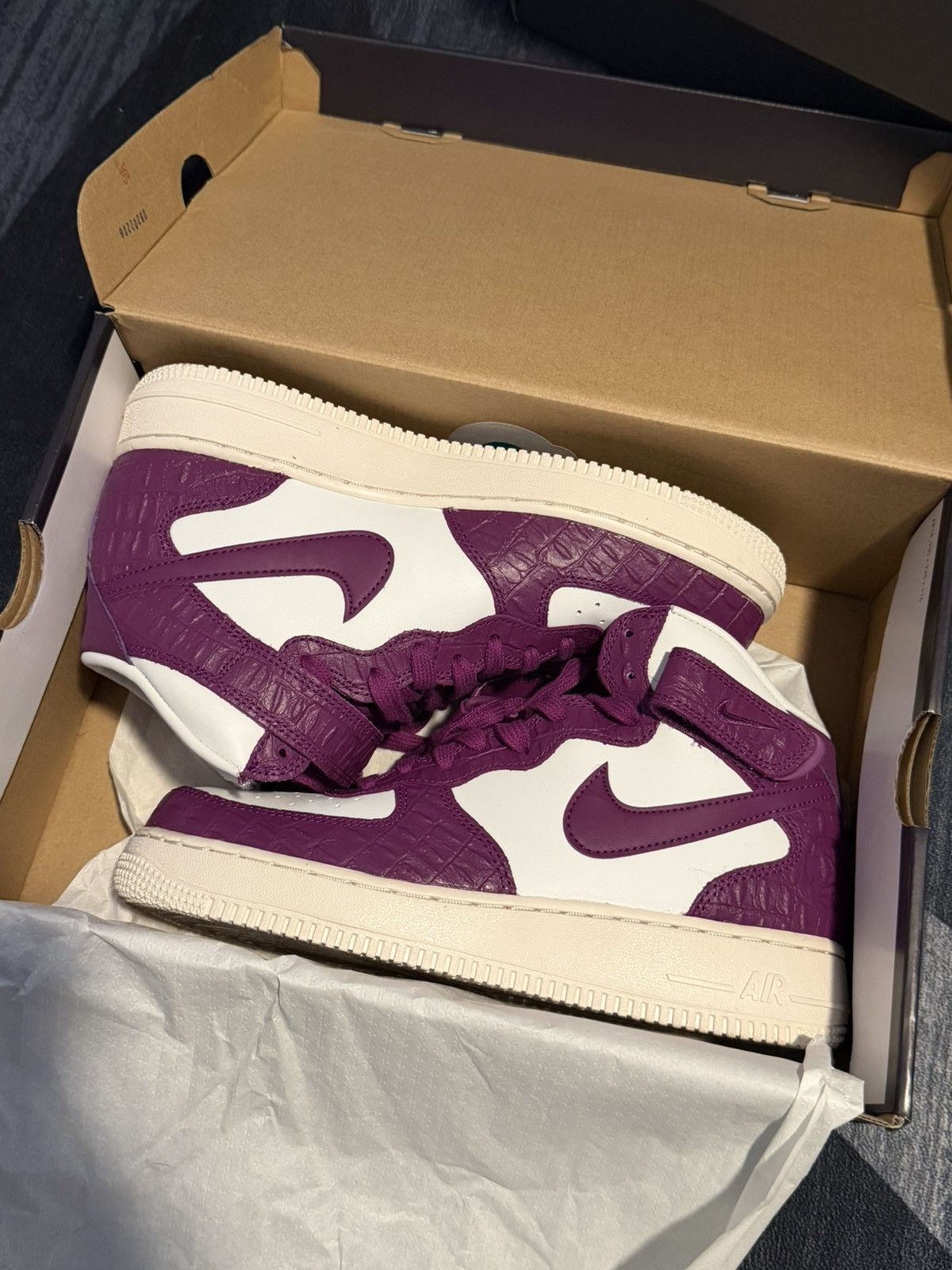 Nike Air force 1 mid top 7.5 men Size US 7.5 / EU 40-41 - 1 Thumbnail