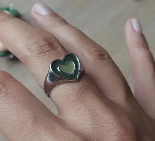 Ring Of Fire Green Heart Ring Art Silver Retro Jewelry Groovy 70s Style Size ONE SIZE - 2 Thumbnail