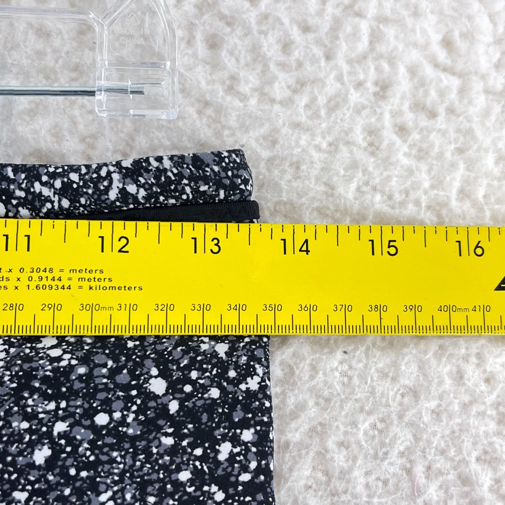 Lululemon Lululemon Outrun 17" Crop Leggings Womens Size 6 Black Splatter Activewear Gym Size 27" / US 4 / IT 40 - 7 Thumbnail