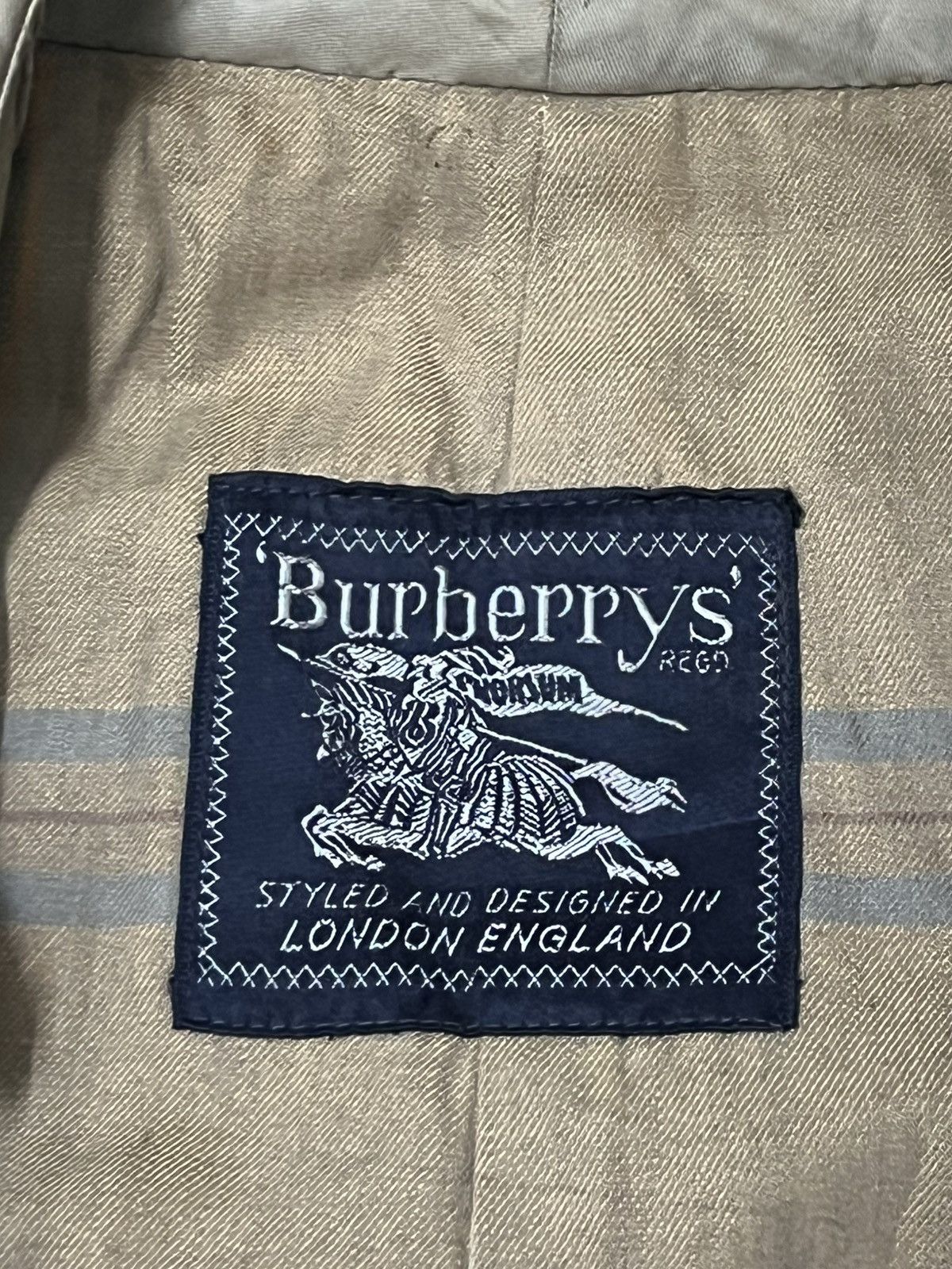 Burberry BURBERRY England Vintage tranch coat double breasted Size US M / EU 48-50 / 2 - 11 Thumbnail