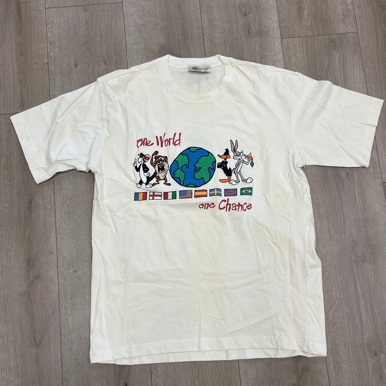 Vintage vintage 1990s Looney Tunes One World One Chance Tee Size L Size US L / EU 52-54 / 3 - 1 Thumbnail