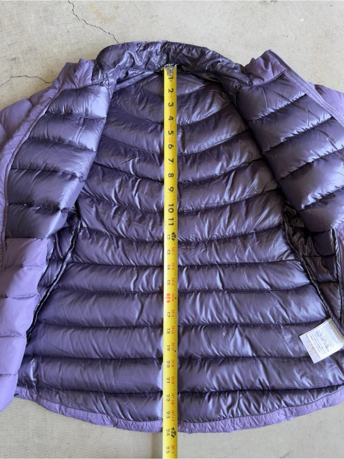 Arc'teryx Arc'teryx / Purple Down Puffer Jacket / Womens Small Size S / US 4 / IT 40 - 3 Thumbnail