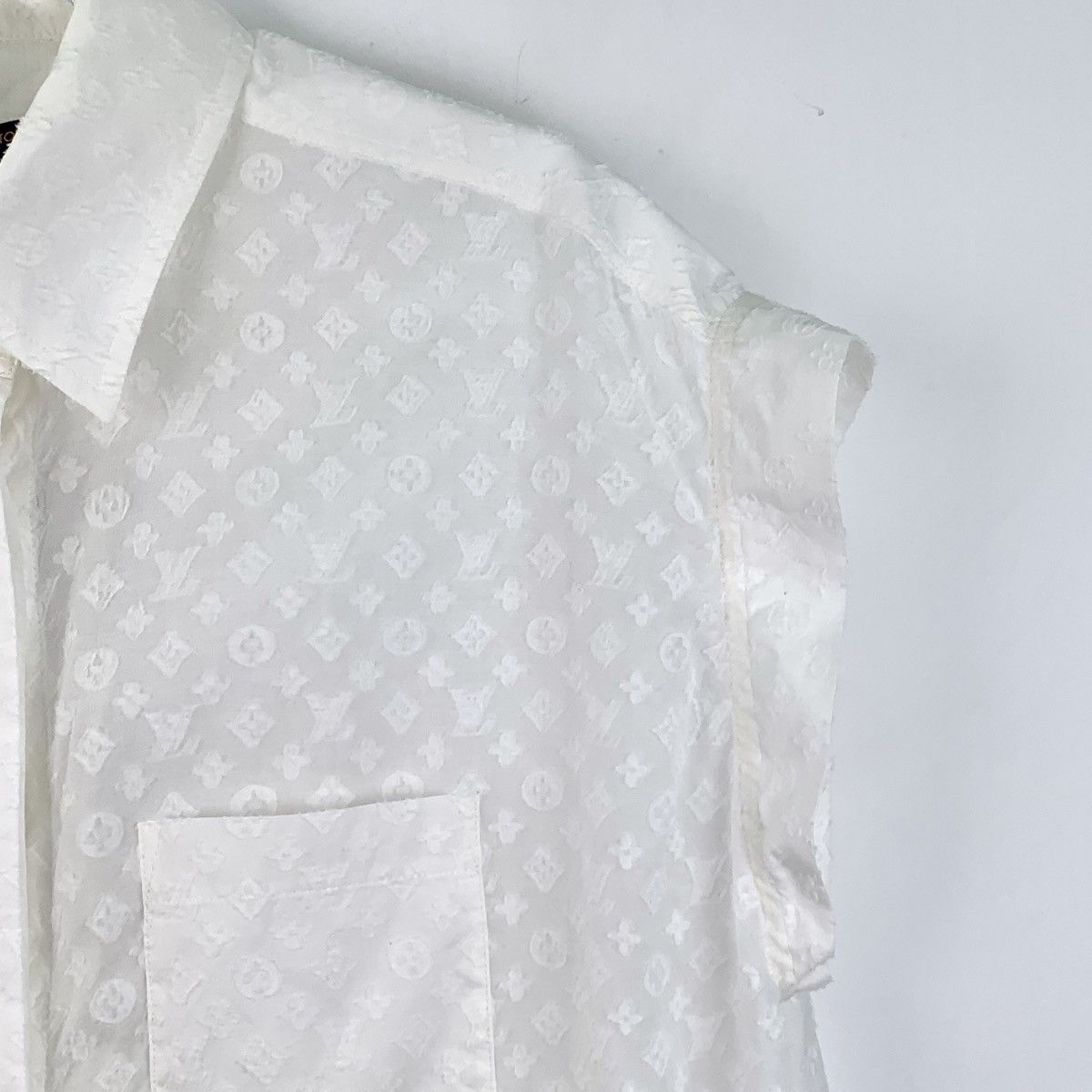 Louis Vuitton Louis Vuitton 23 Logo Embossed Full Print Cotton Shirt, Size XS / US 0-2 / IT 36-38 - 3 Thumbnail