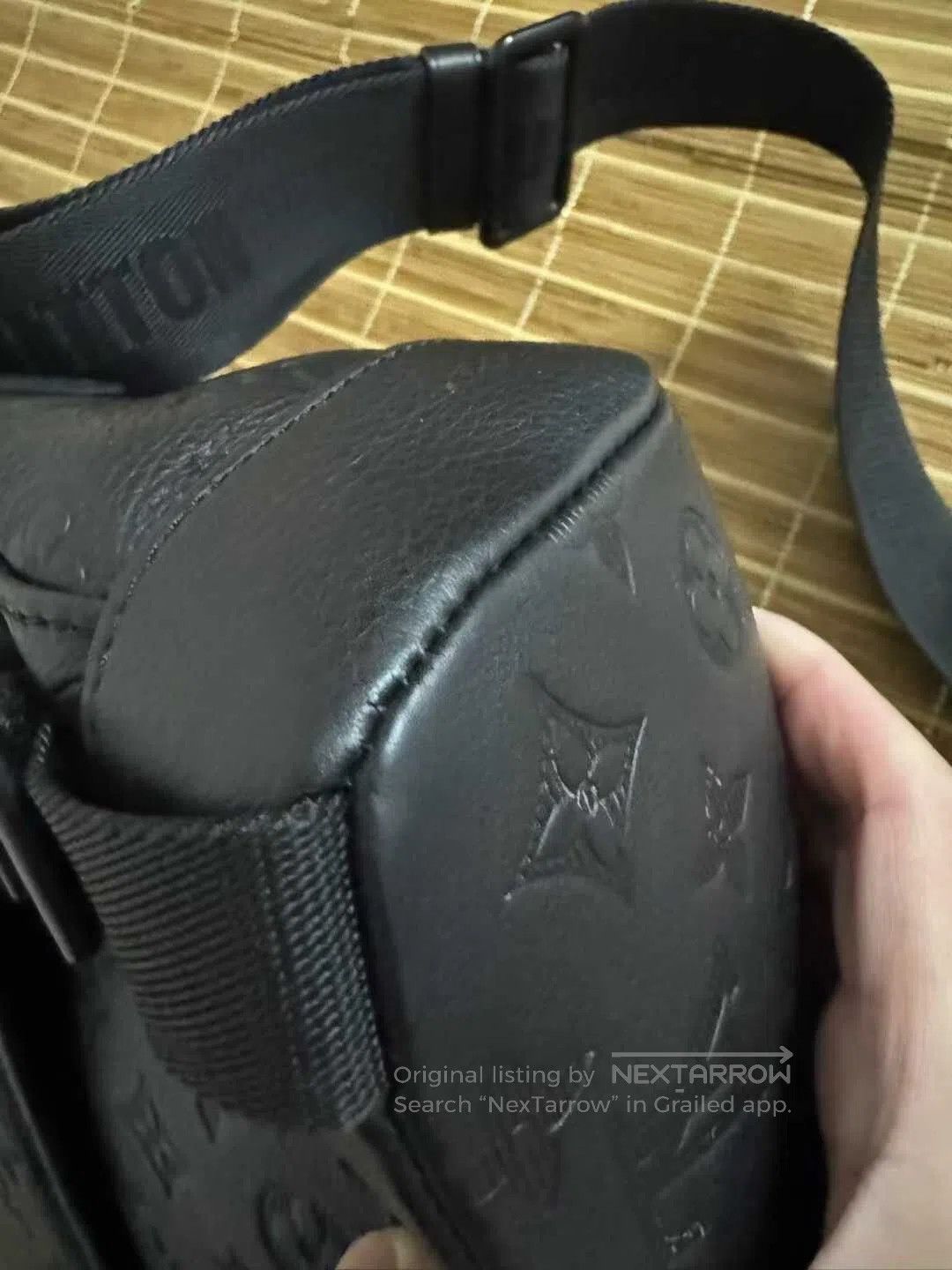 Louis Vuitton Louis Vuitton Black Tone-on-Tone Pattern Messenger Bag| Size ONE SIZE - 5 Thumbnail