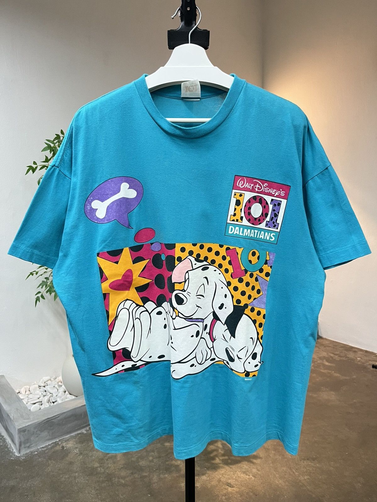 Disney Vintage 90s Walt Disney 101 Dalmatians Pop Art Graphic Tee Size US XL / EU 56 / 4 - 1 Thumbnail