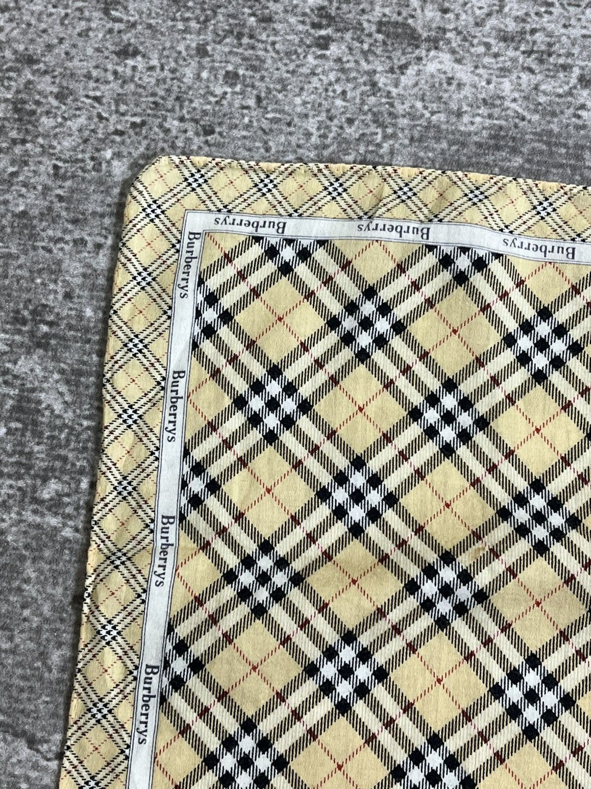 Burberry Burberrys Nova Check Handkerchief / Bandana / Neckerchief Size ONE SIZE - 4 Thumbnail