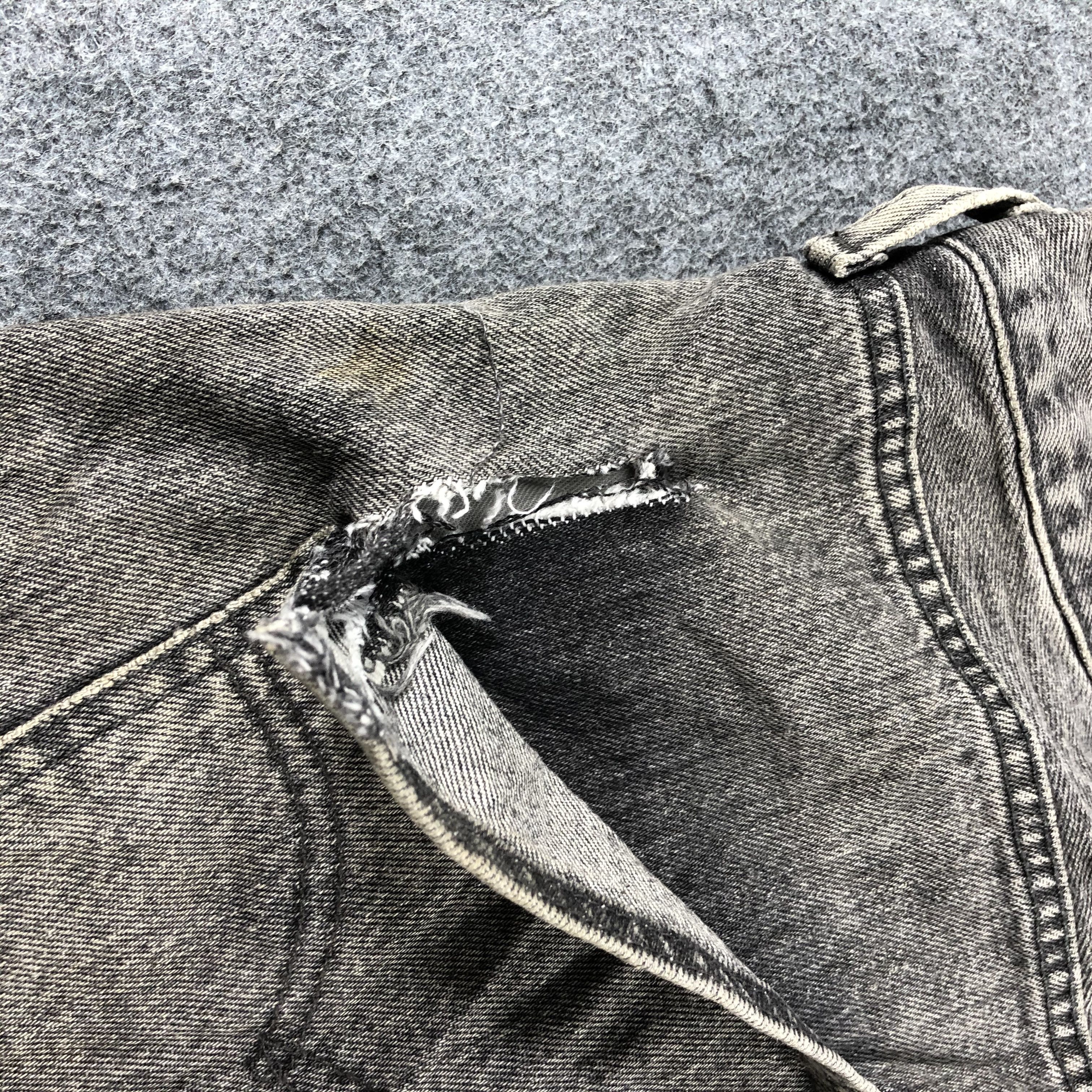 Levi's Vintage Levis 501 Jeans-J2618 Size US 37 - 7 Thumbnail