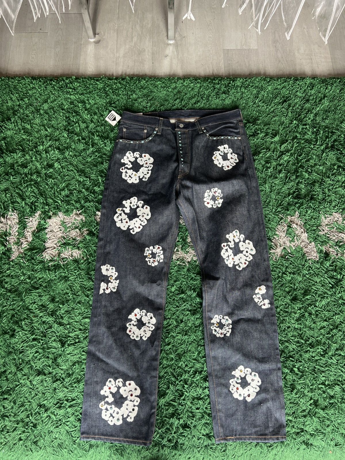 DENIM TEARS Denim Tears Rhinestone Selvedge Jeans 36x34 Size US 36 / EU 52 - 1 Thumbnail