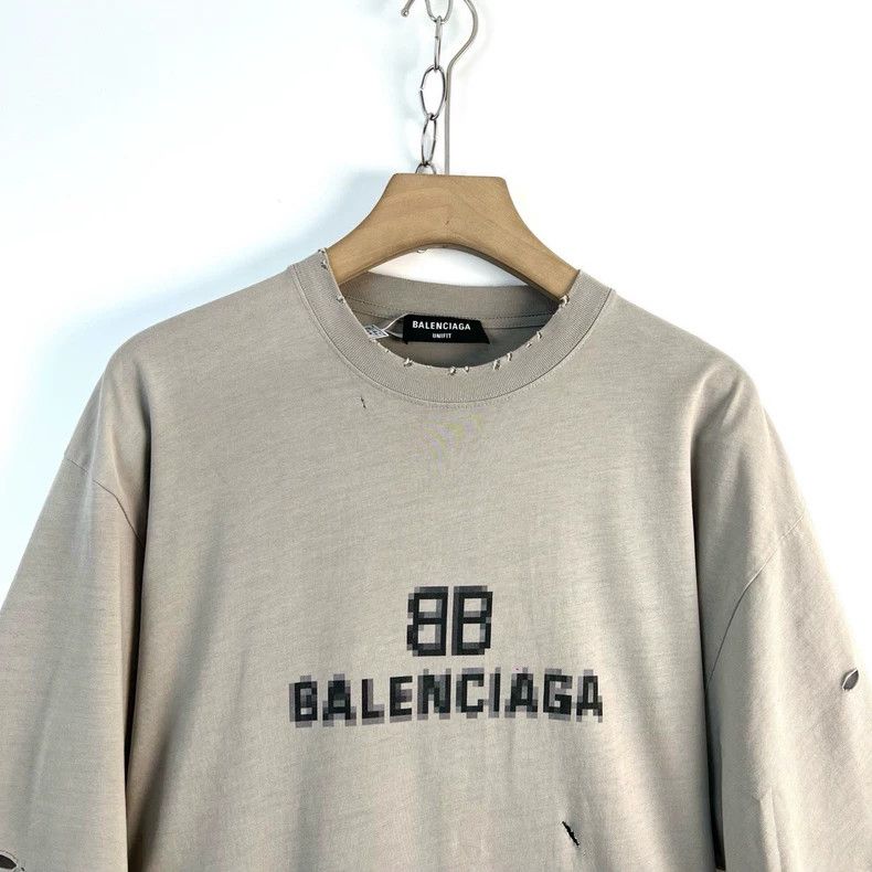 Balenciaga Balenciaga Mosaic fuzzy logo letter loose hole round neck Size US XXS / EU 40 - 3 Thumbnail