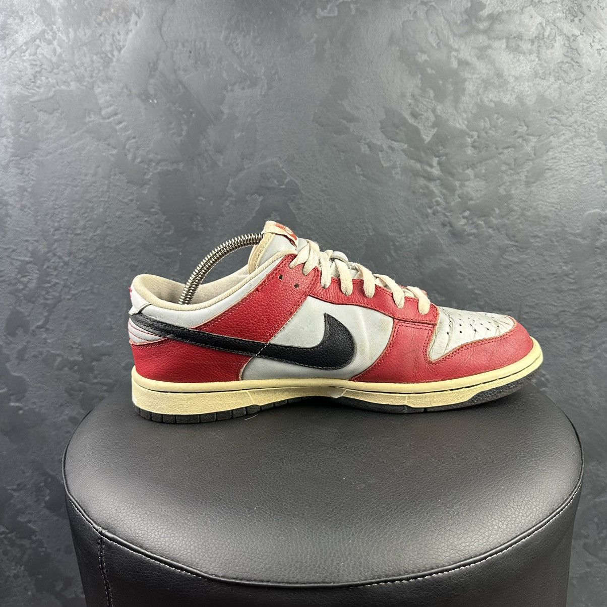 Nike × Vintage Rare! Vintage 2005 Nike Dunk Low Red Sail Black Chicago Size US 10 / EU 43 - 8 Thumbnail