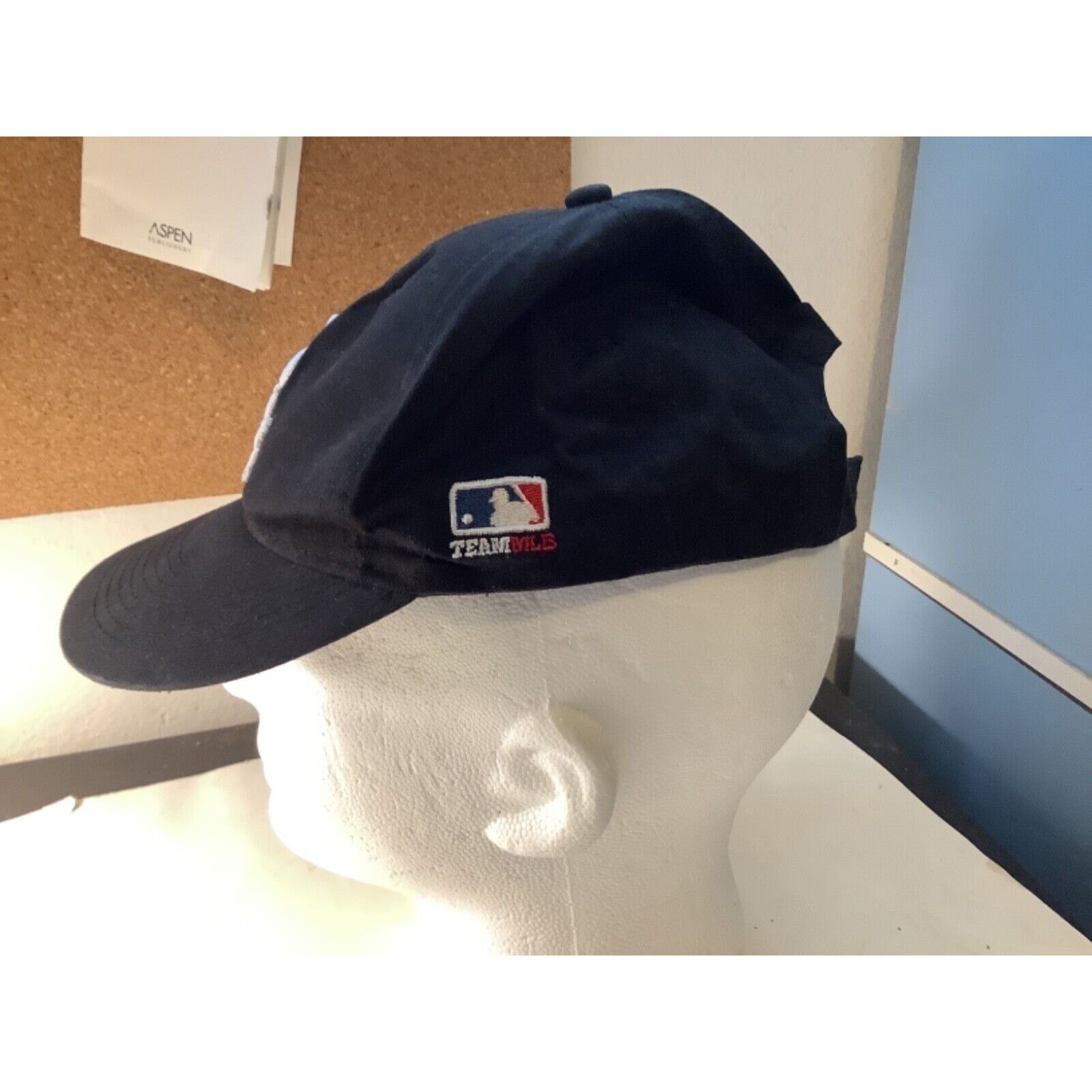 MLB M.L.B. CHICAGO WHITE SOX Hat Cap Youth Size Strapback Size ONE SIZE - 2 Thumbnail
