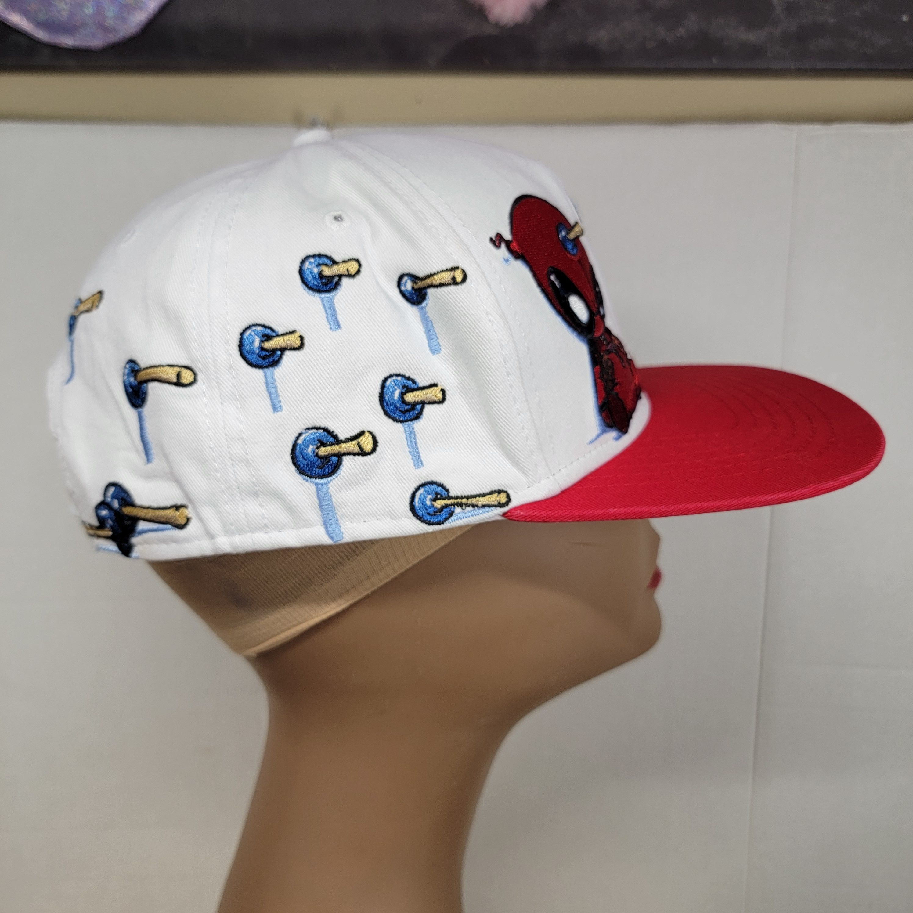 Marvel Comics Marvel Snap Back Ball Cap Deadpool Chibi Plunger Design Size ONE SIZE - 6 Thumbnail