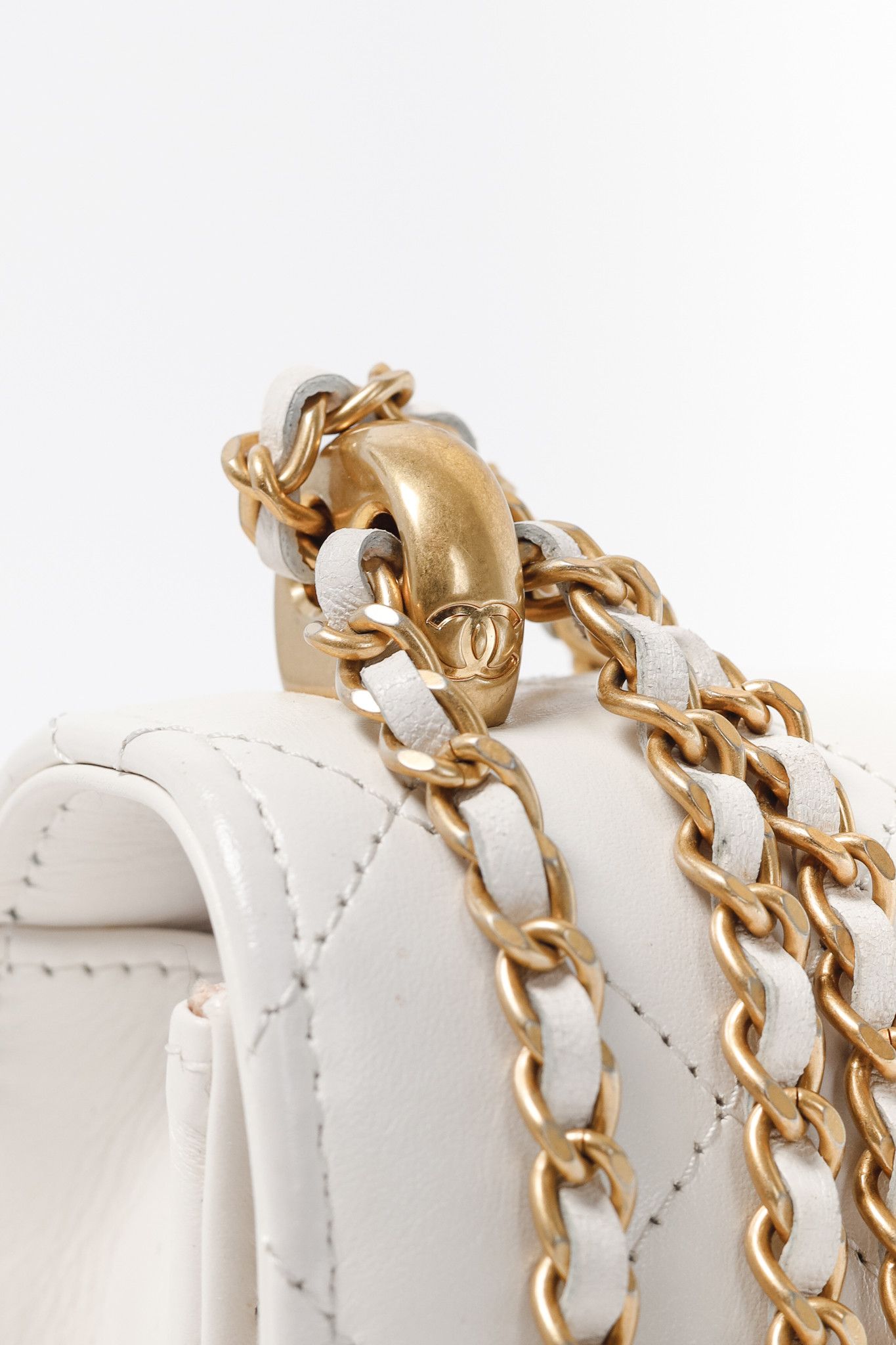 Chanel Chanel Pearl Crush Quilted Lambskin Leather Wallet on Chain Size ONE SIZE - 9 Thumbnail