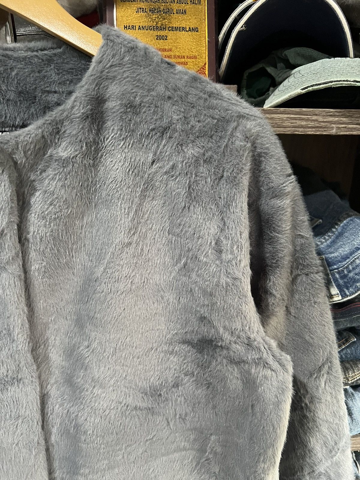 Uniqlo 🔥Uniqlo Faux Fur Button Cardigan Size M / US 6-8 / IT 42-44 - 5 Thumbnail