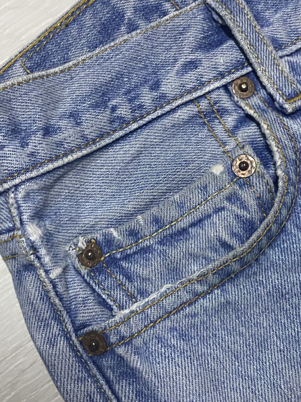 Levi's Vintage Levis 501 Blue Wash Distressed Loose Jeans Size US 30 / EU 46 - 7 Thumbnail