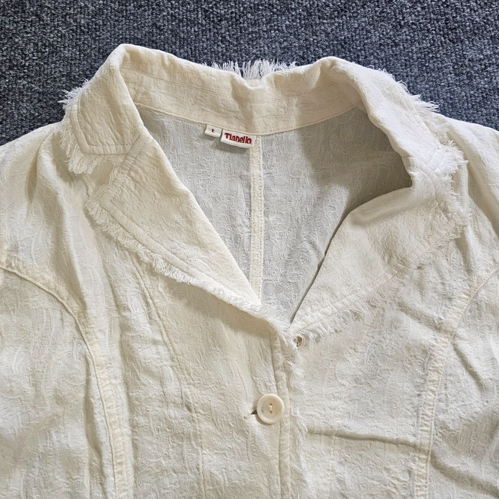 Vintage Tianello Jacket Womens Large White Knit Texture Blazer Raw Hem Button Closure Mid-Length Long Sleeve Size L / US 10 / IT 46 - 2 Thumbnail