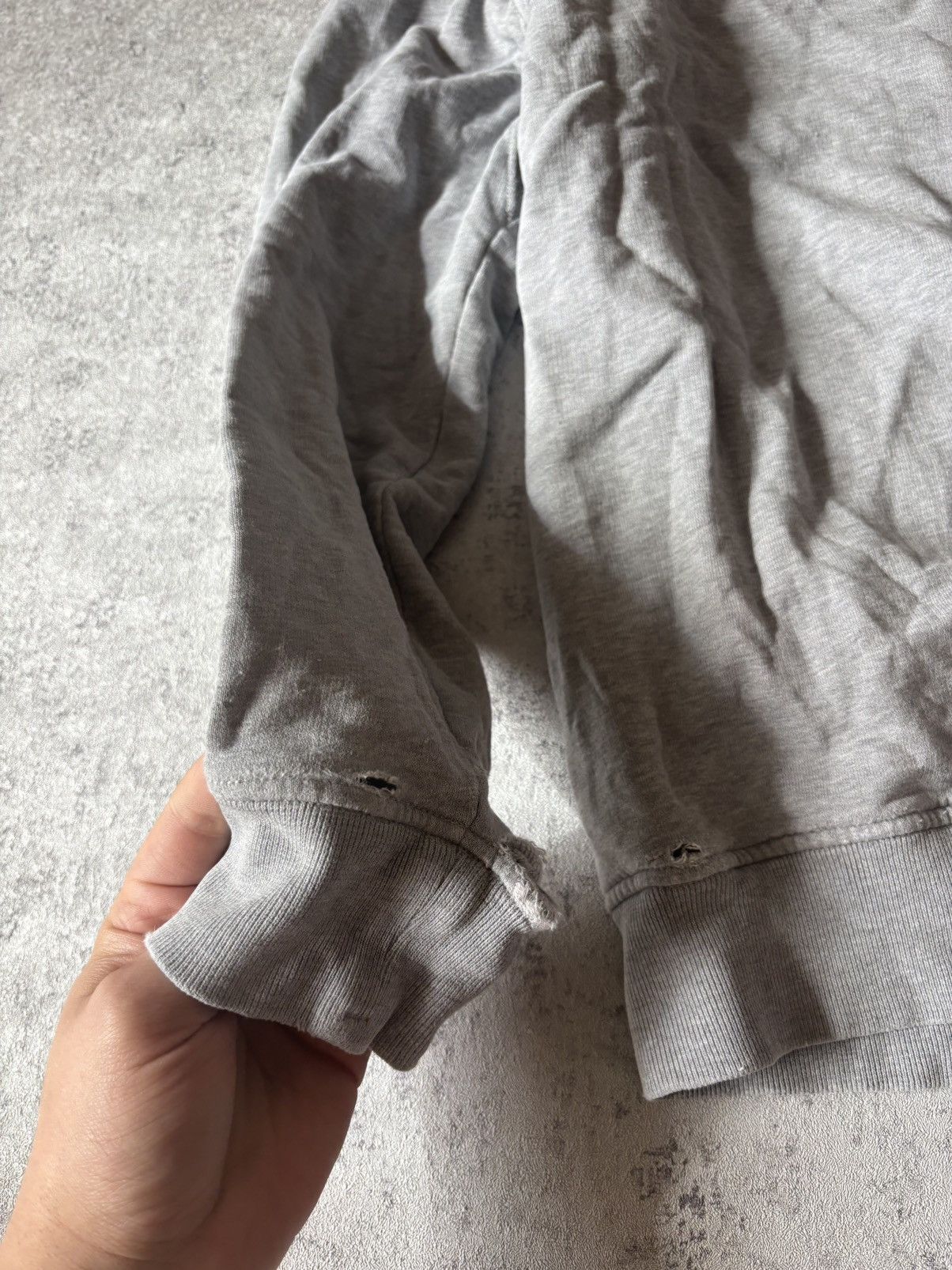 Stone Island × Vintage STONE ISLAND DISTRESSED CREWNECK Size US M / EU 48-50 / 2 - 11 Thumbnail