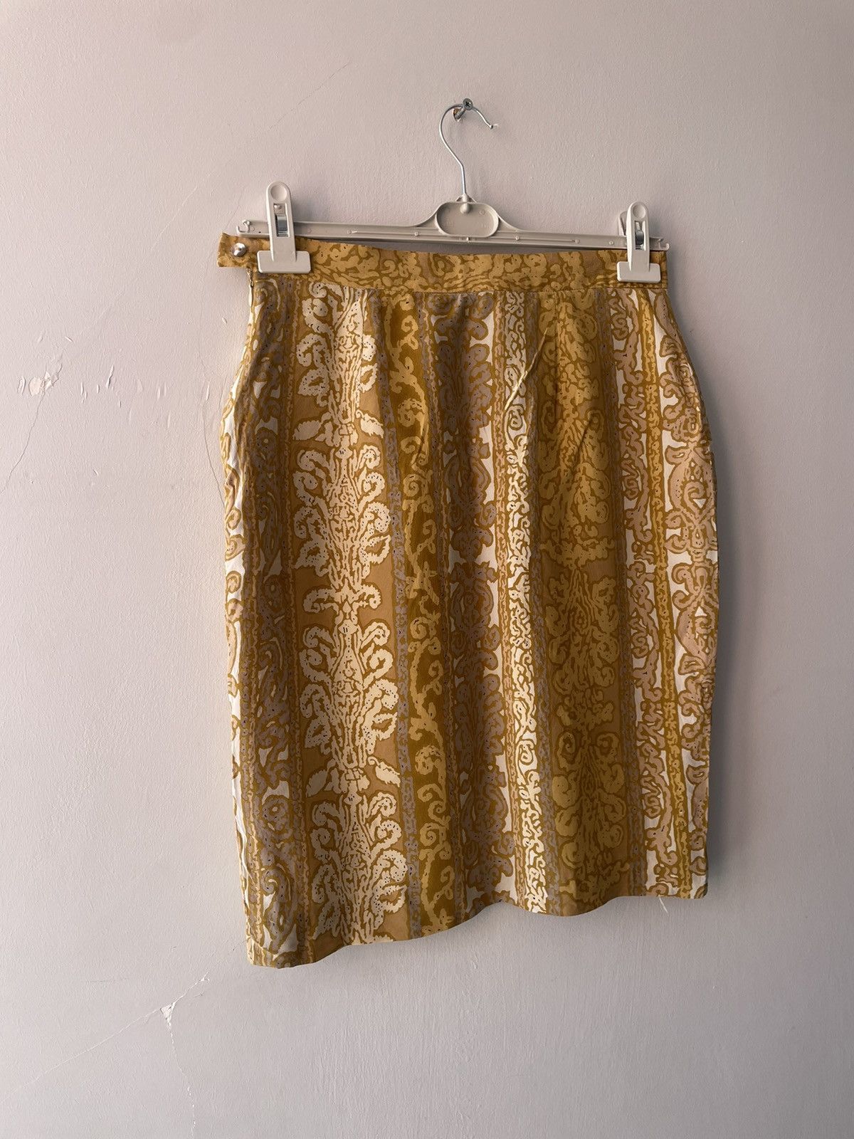 Vintage Italian silk skirt Size 26" / US 2 / IT 38 - 7 Thumbnail