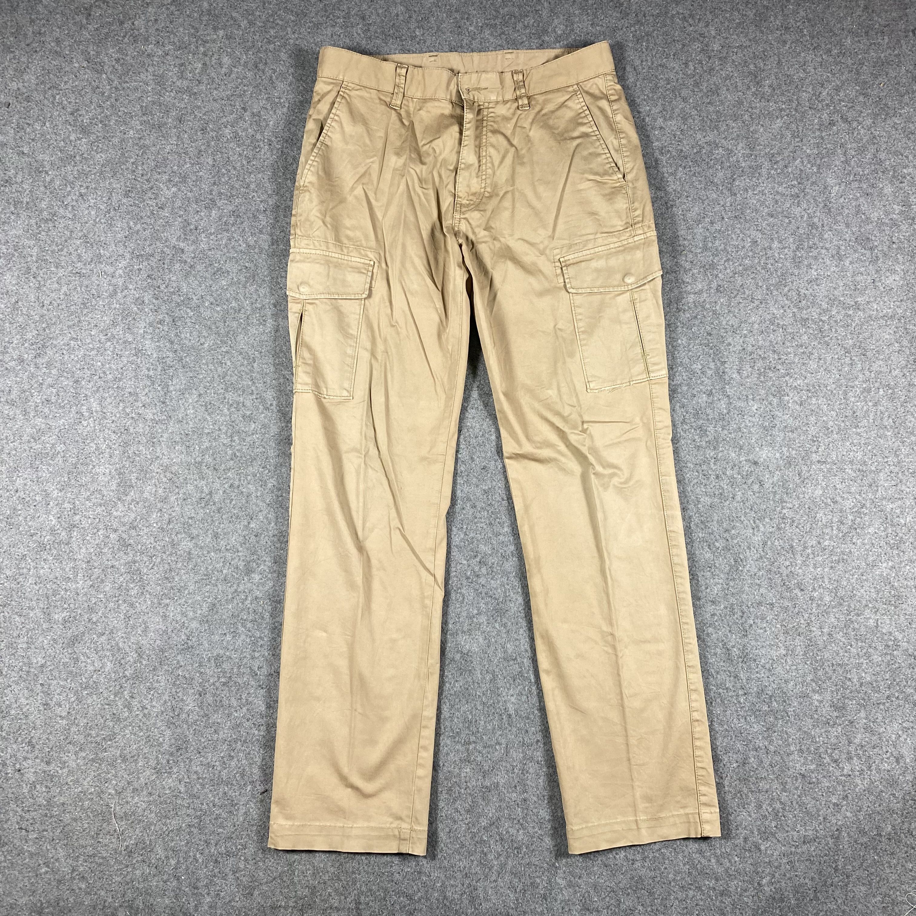 Uniqlo Japanese Brand Uniqlo Multipocket Cargo Pants Size US 30 / EU 46 - 1 Thumbnail